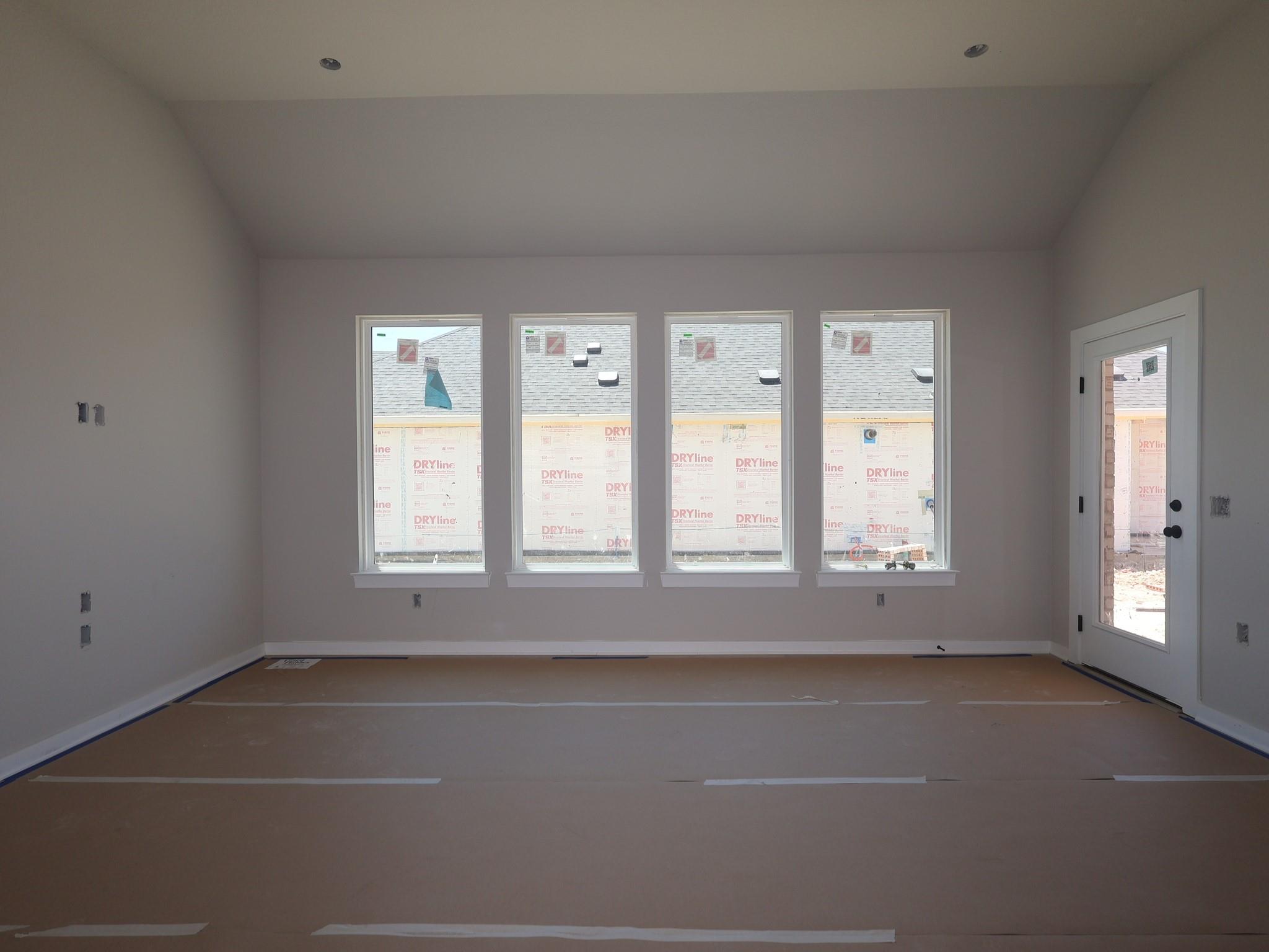 629  Clarissa St, photo 2