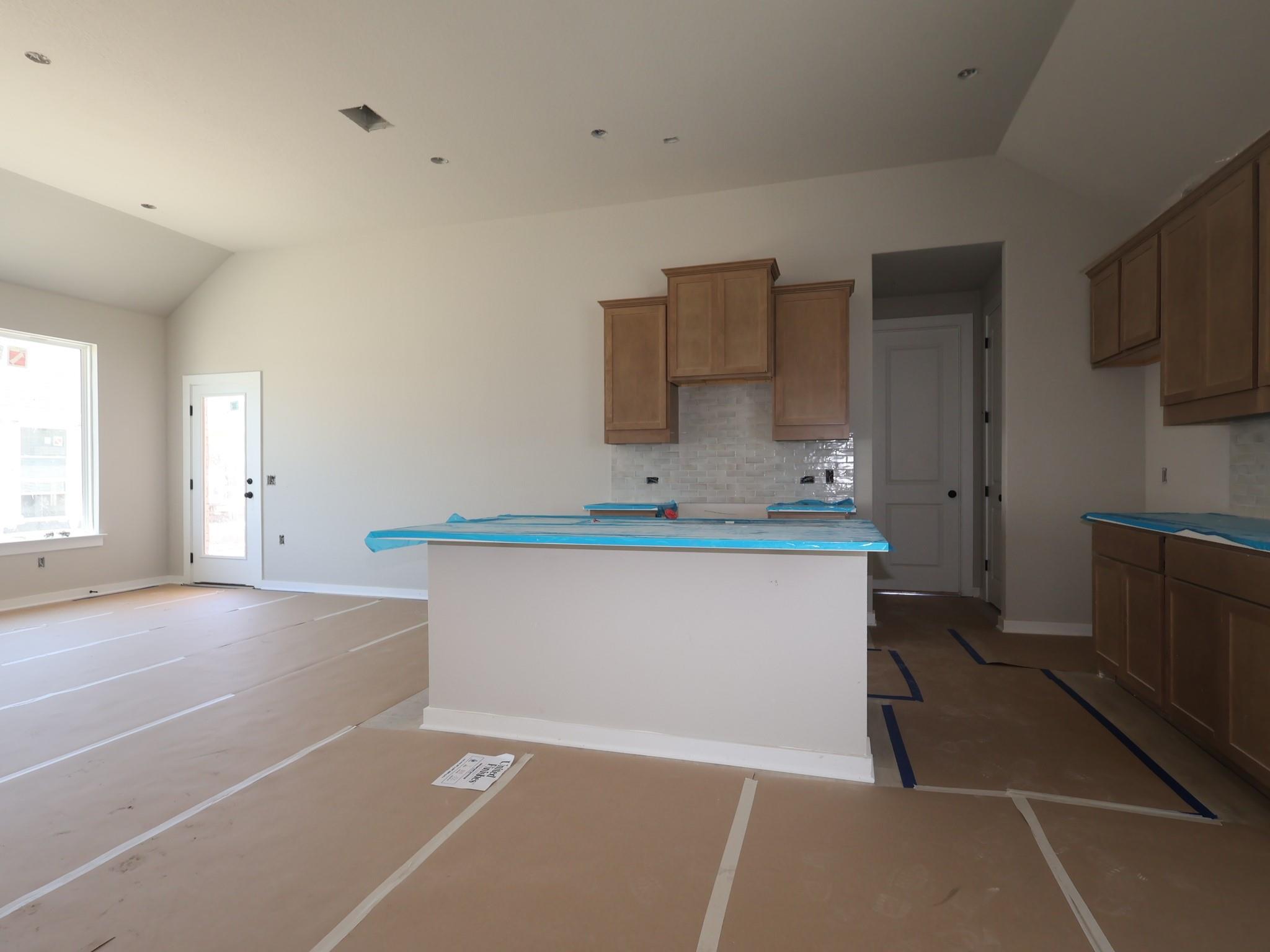 629  Clarissa St, photo 5