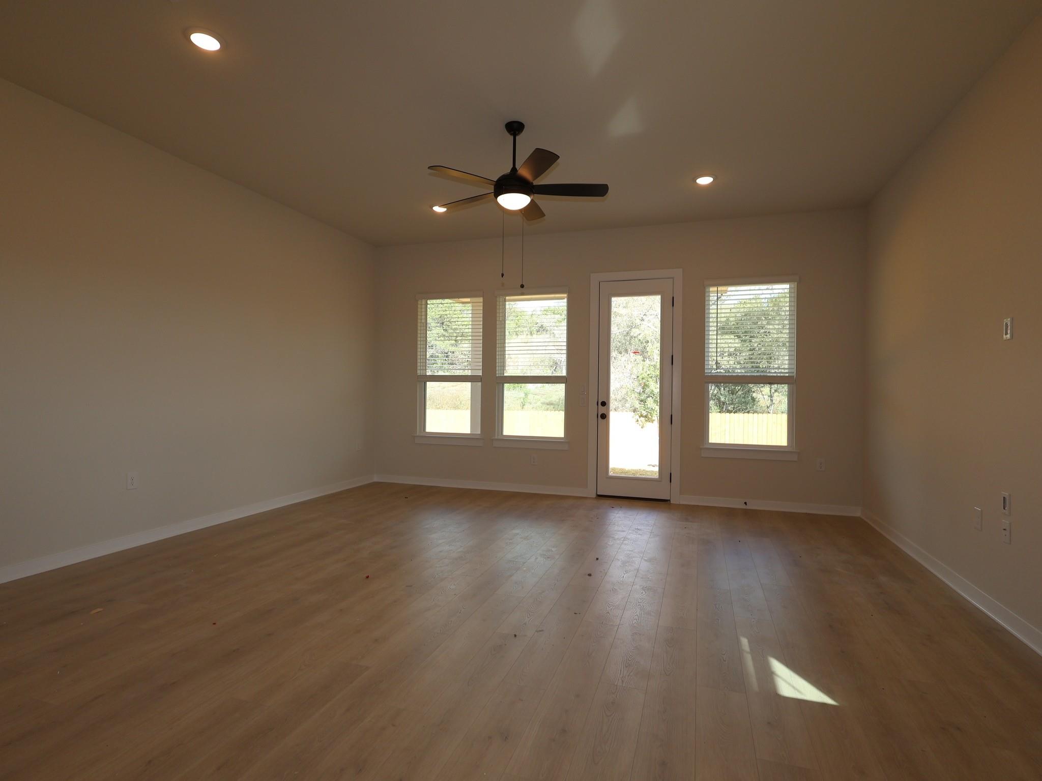 296  Champ Ave, photo 11