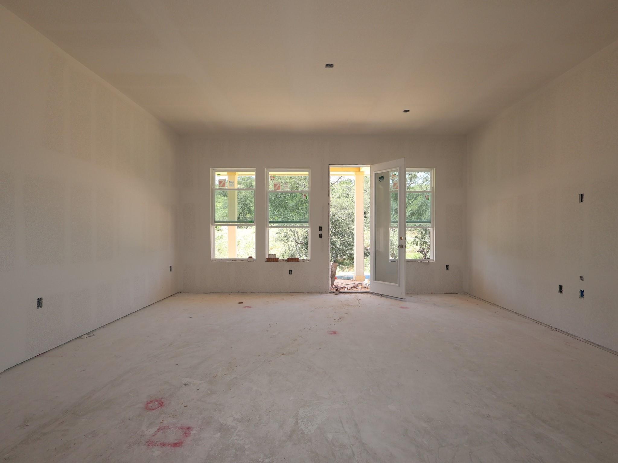 296  Champ Ave, photo 4