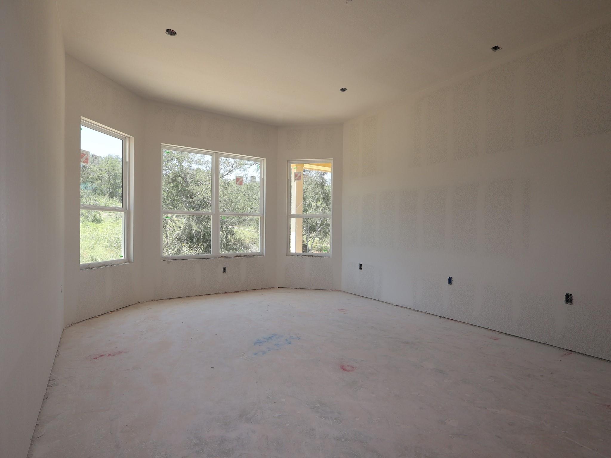 296  Champ Ave, photo 6
