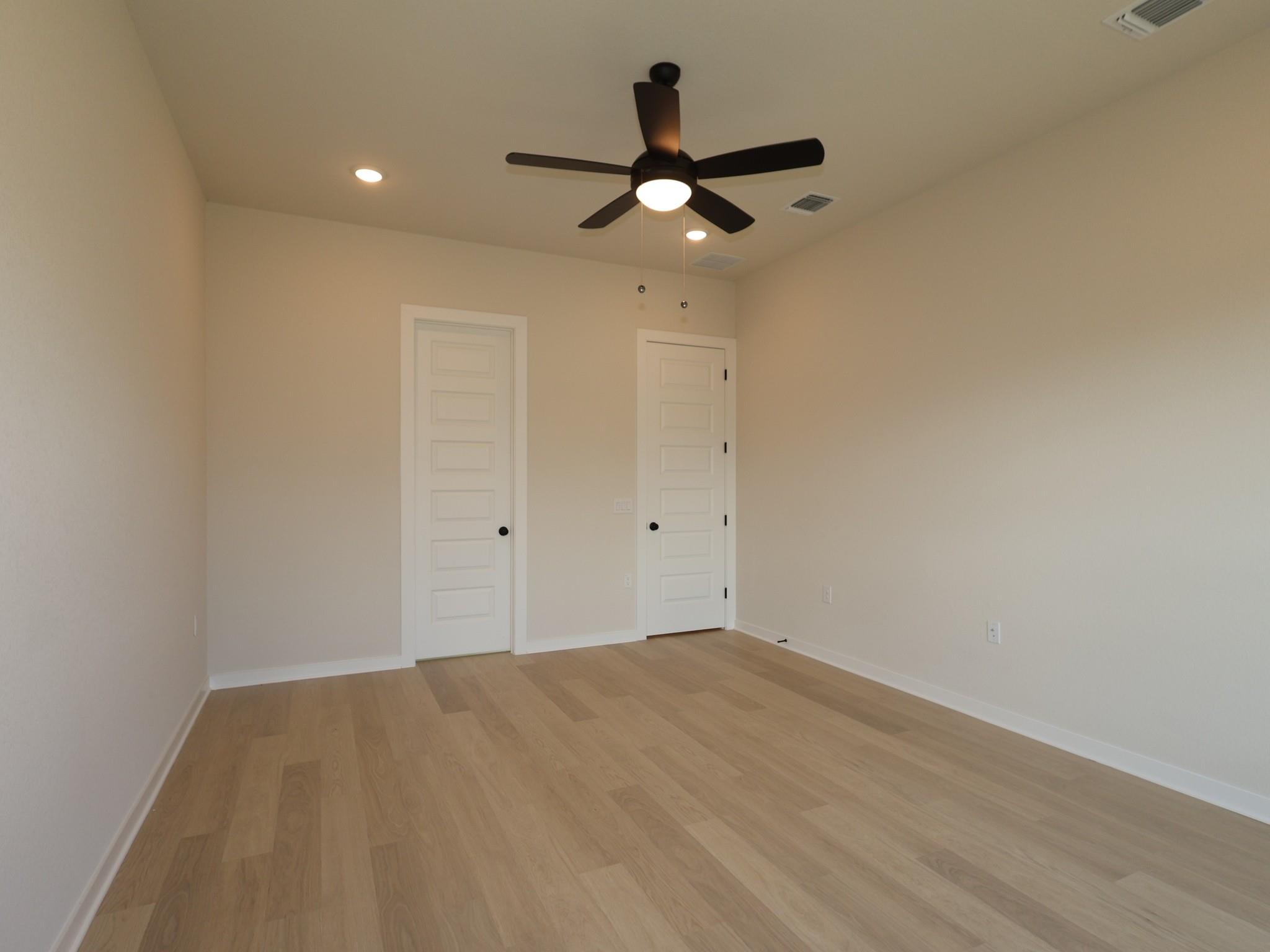 160  Champ Ave, photo 11