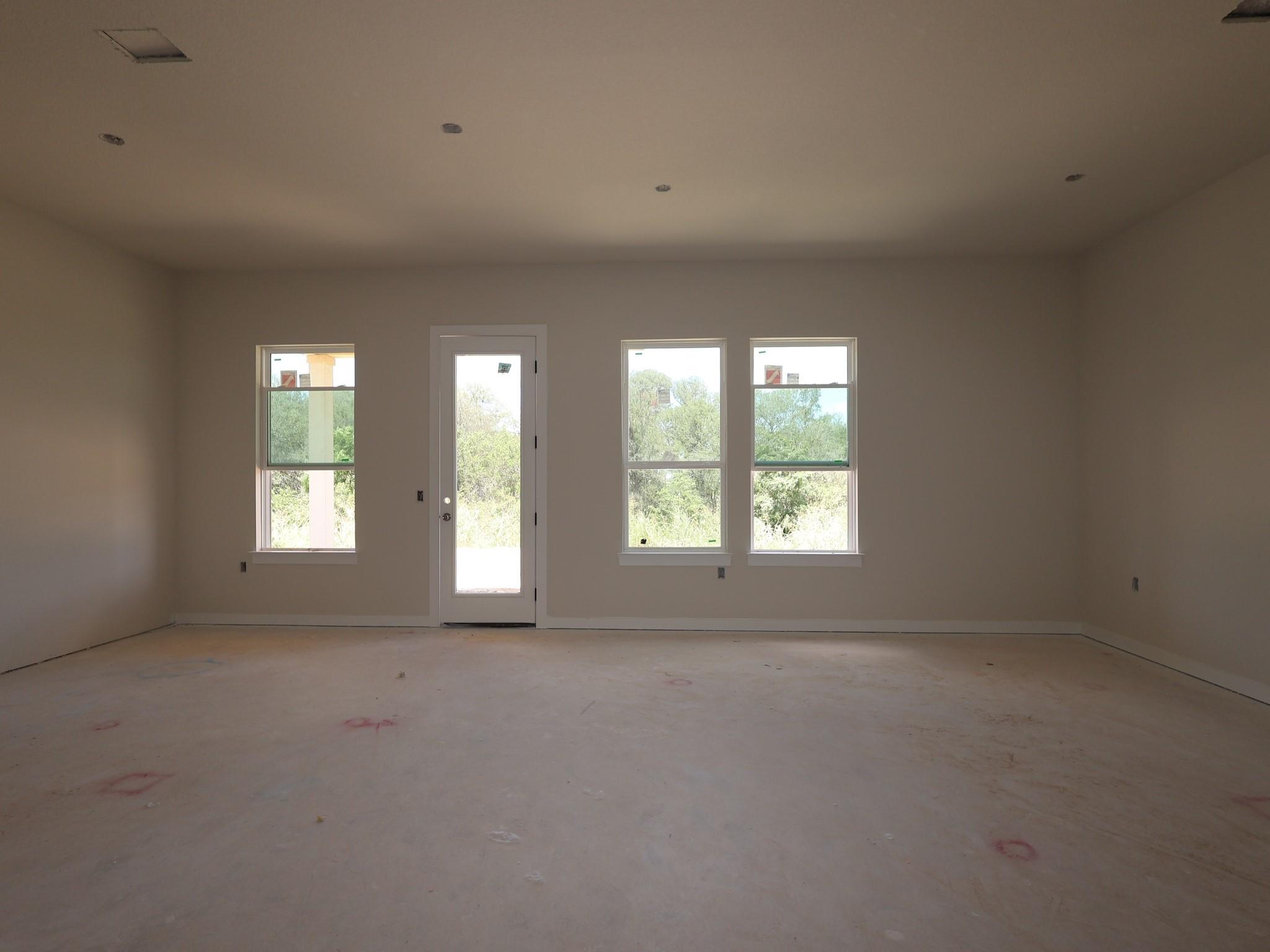 160  Champ Ave, photo 3