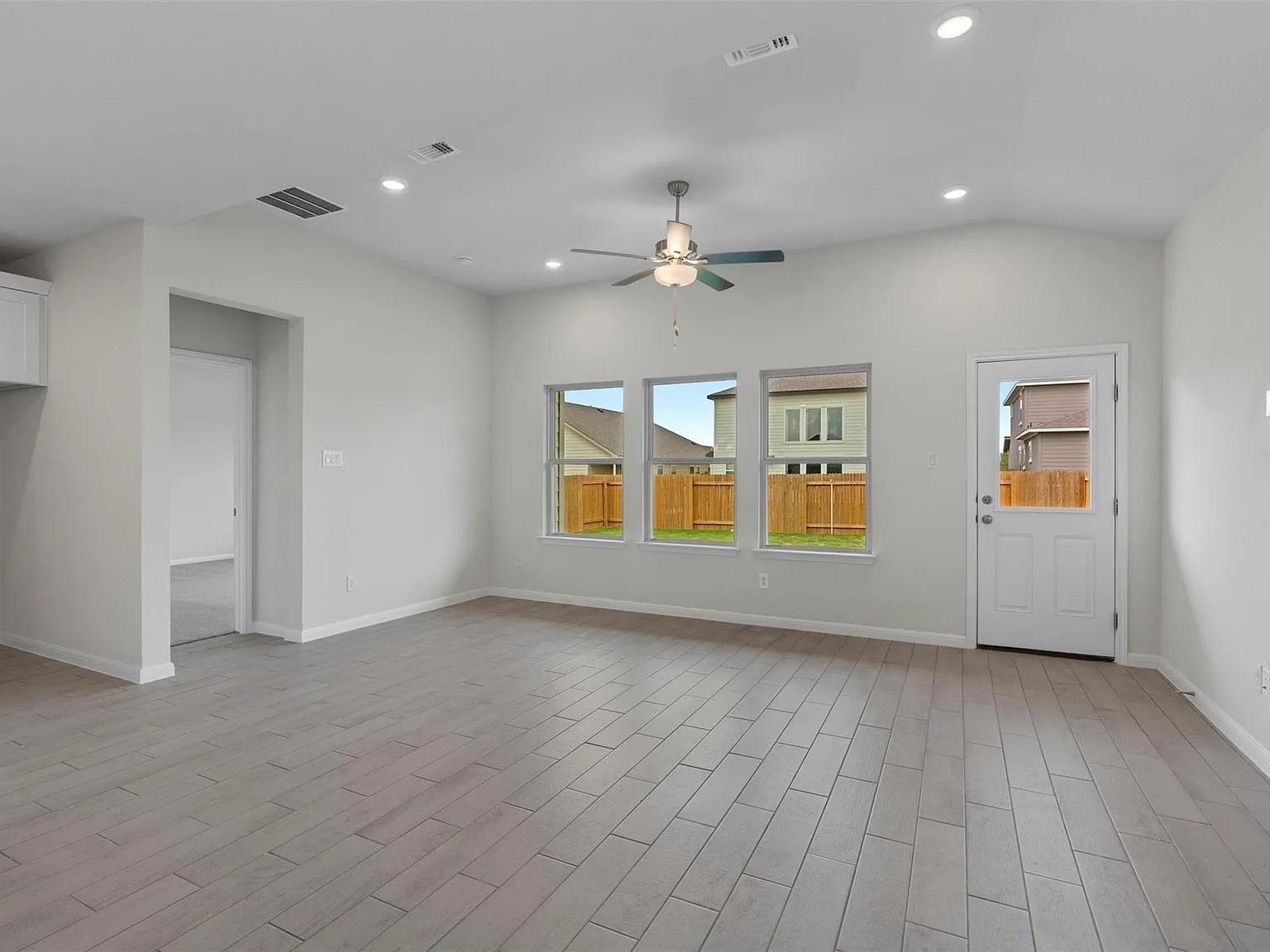 416  Stellar Wind Dr, photo 5