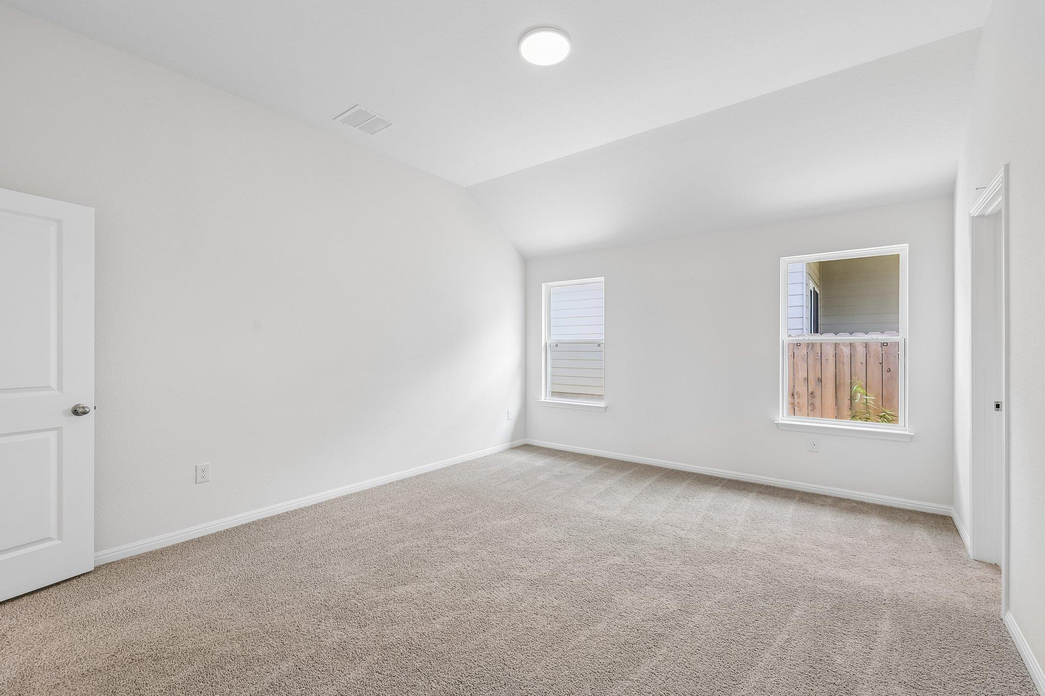 471  Young St, photo 12