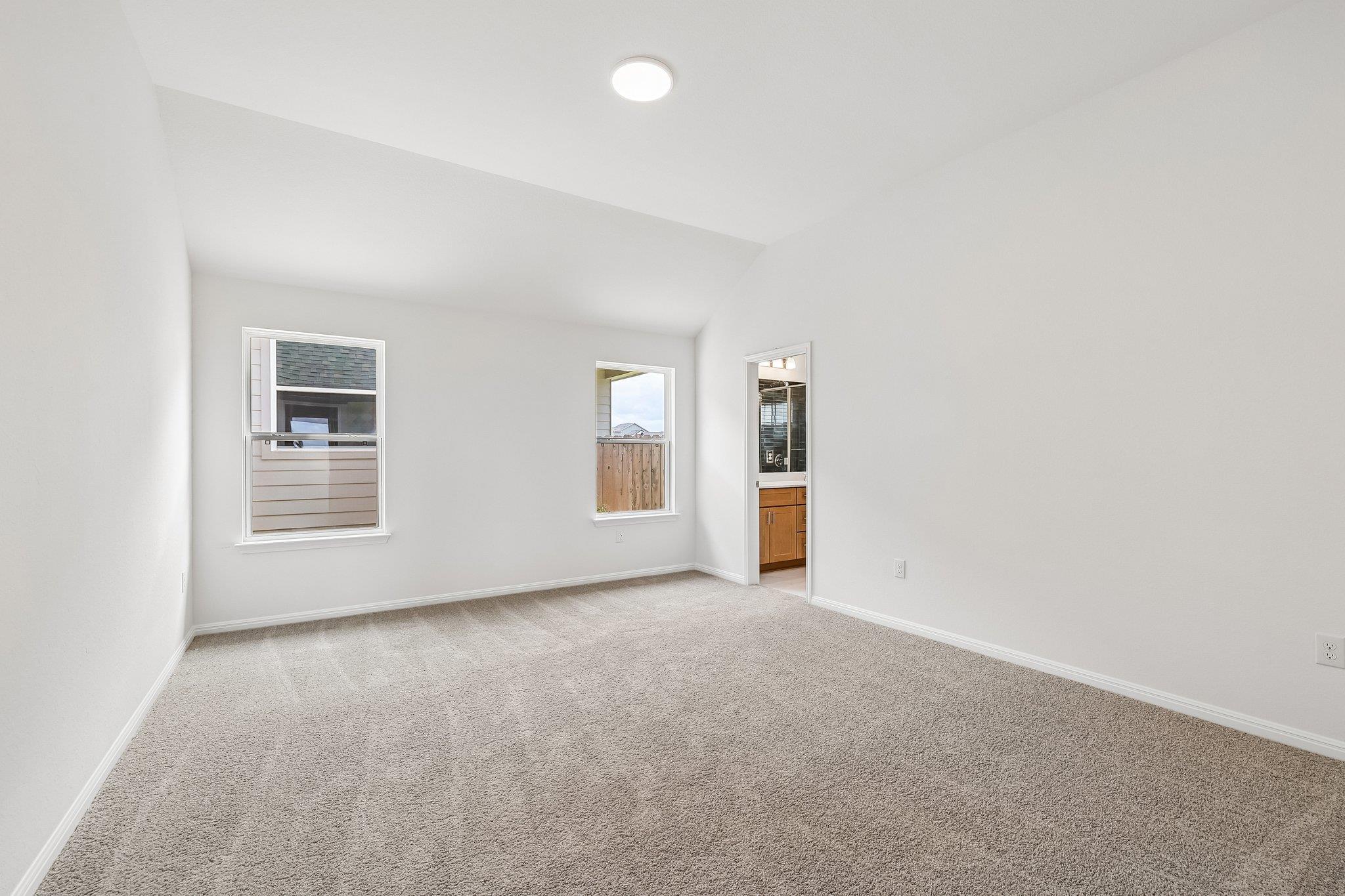 471  Young St, photo 9