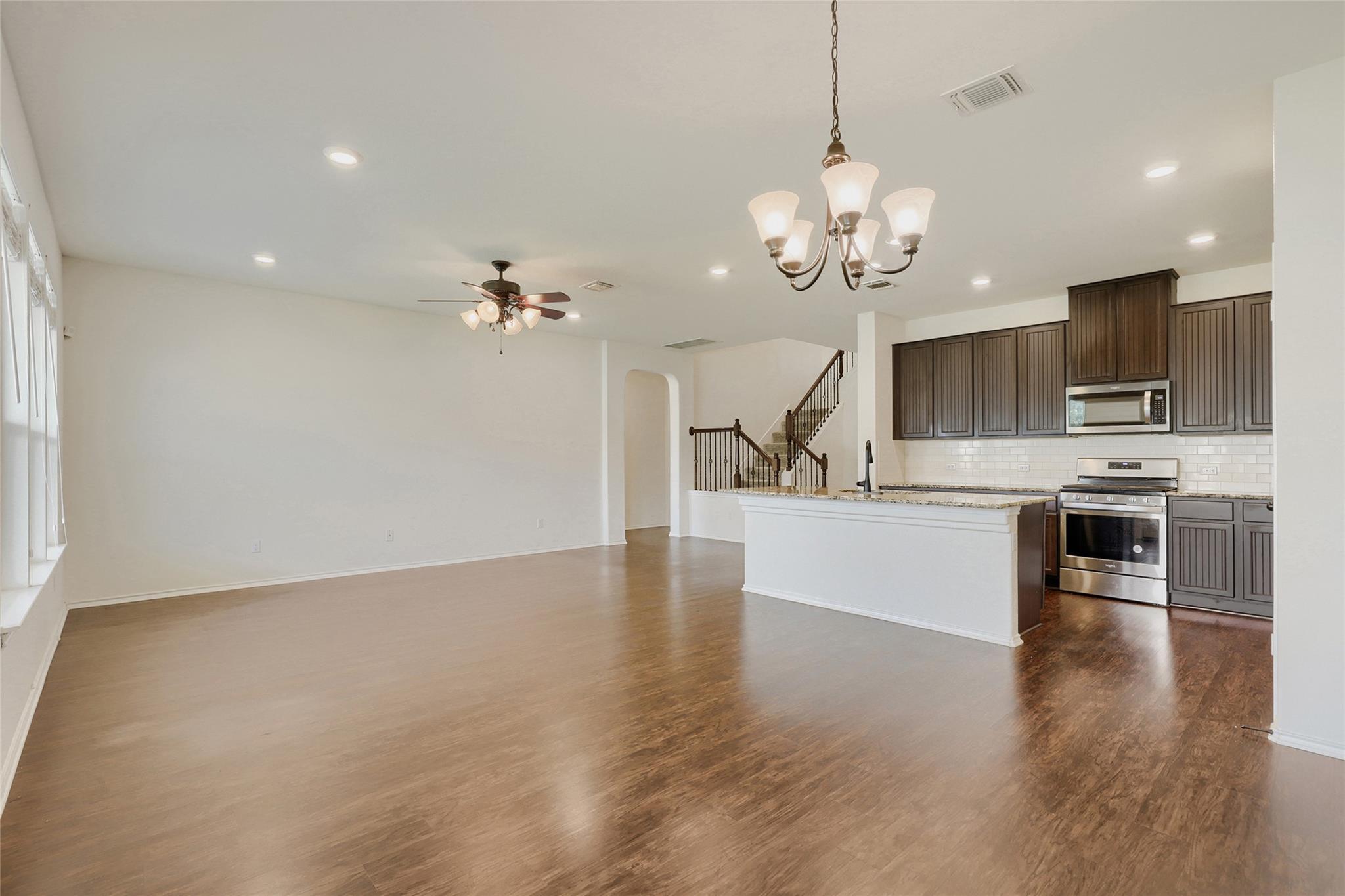 104  Kavanaugh St, photo 2