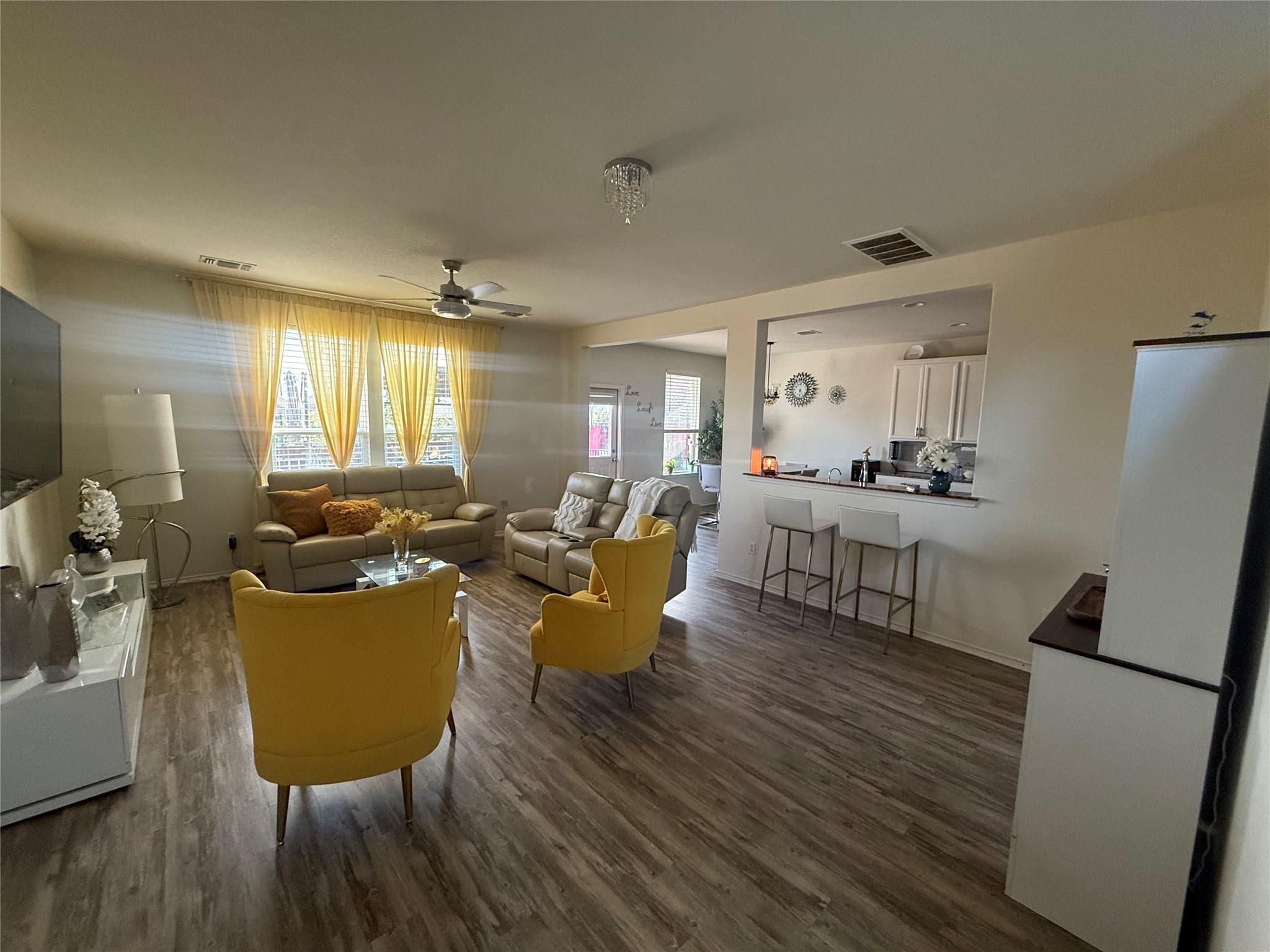 426  Eves Necklace Dr, photo 4