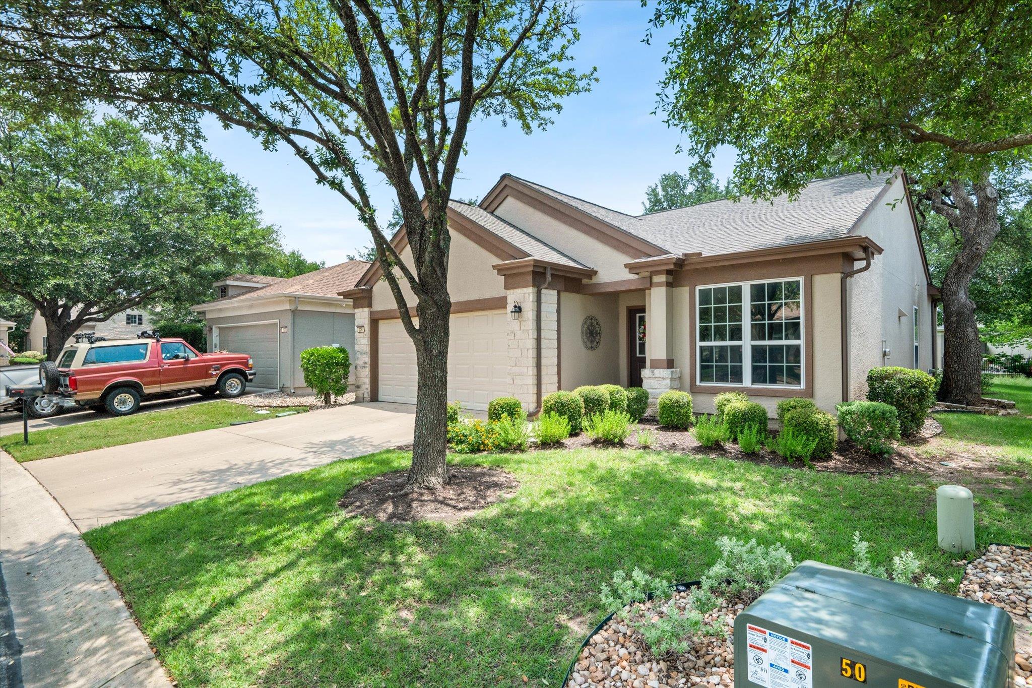 226  Winter Dr, photo 2