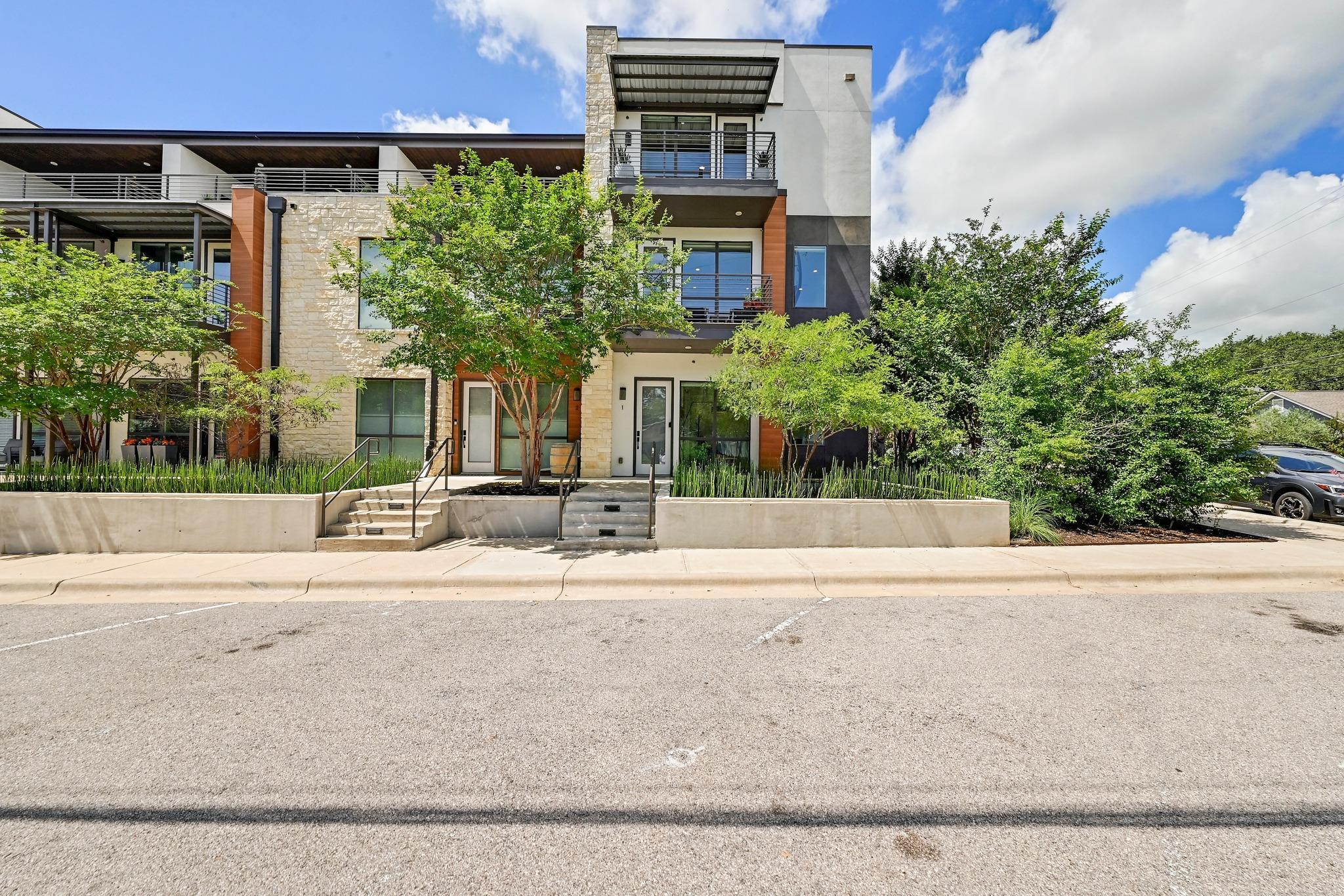 2003  Wilson St  #1, photo 2