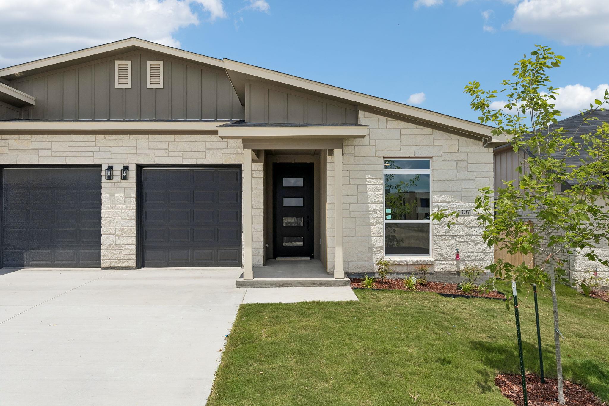 1307  Lone Pine Way, photo 2
