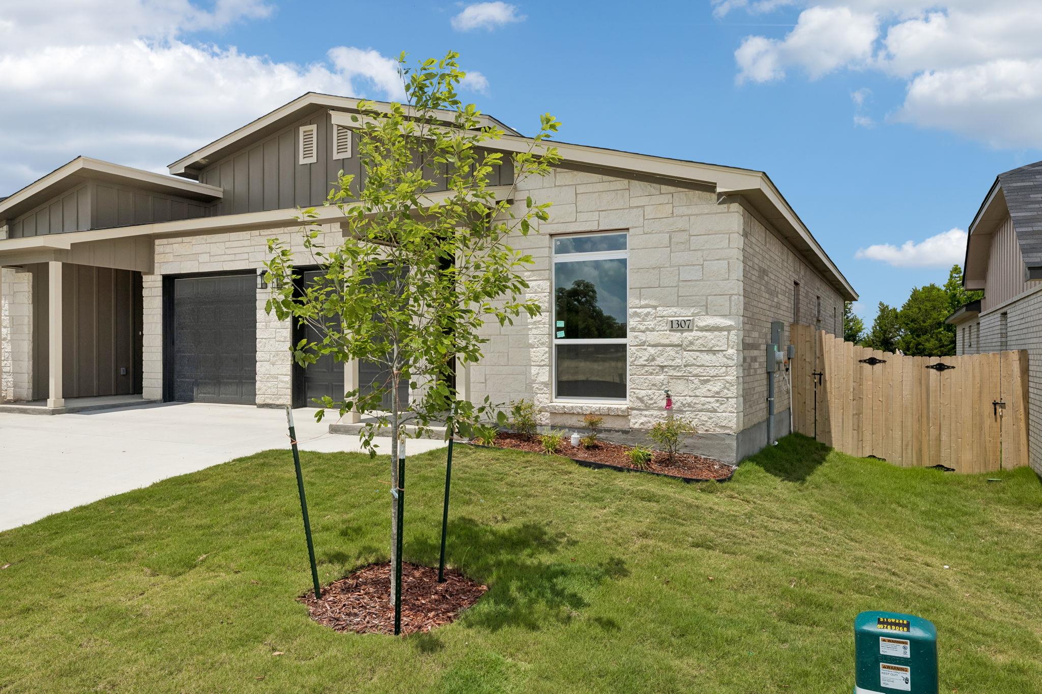 1307  Lone Pine Way, photo 4