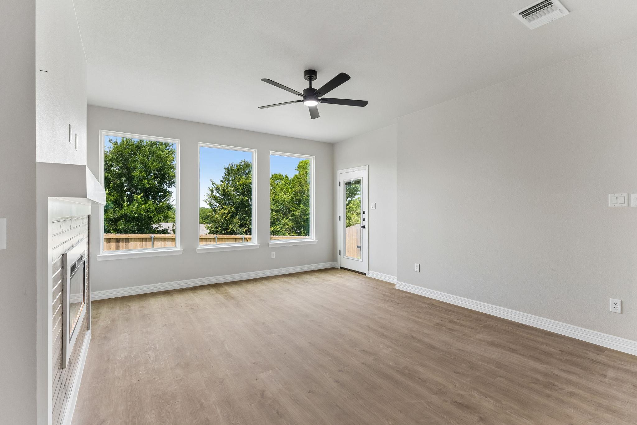 1307  Lone Pine Way, photo 10