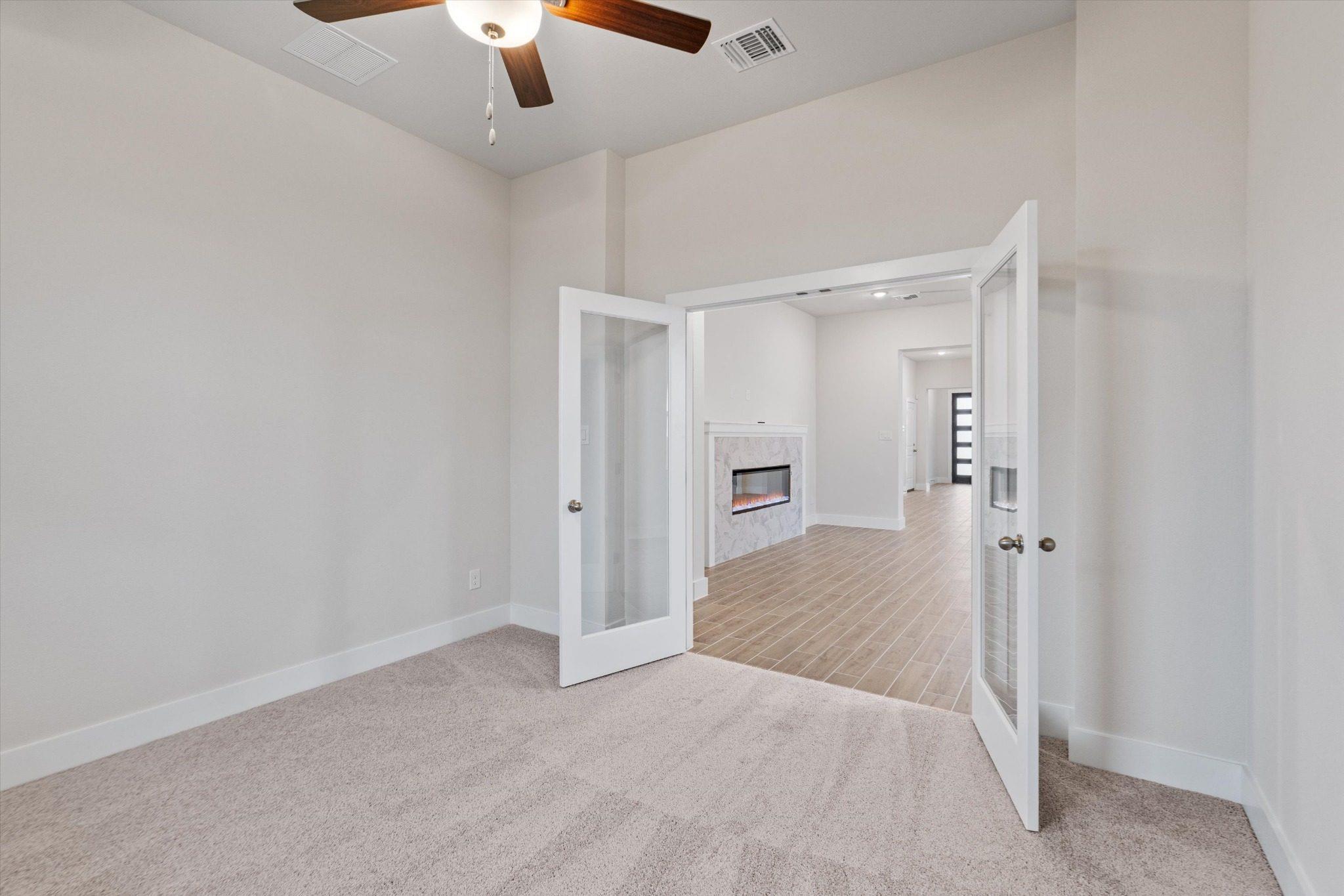 19100  Ariel Elena Way, photo 5