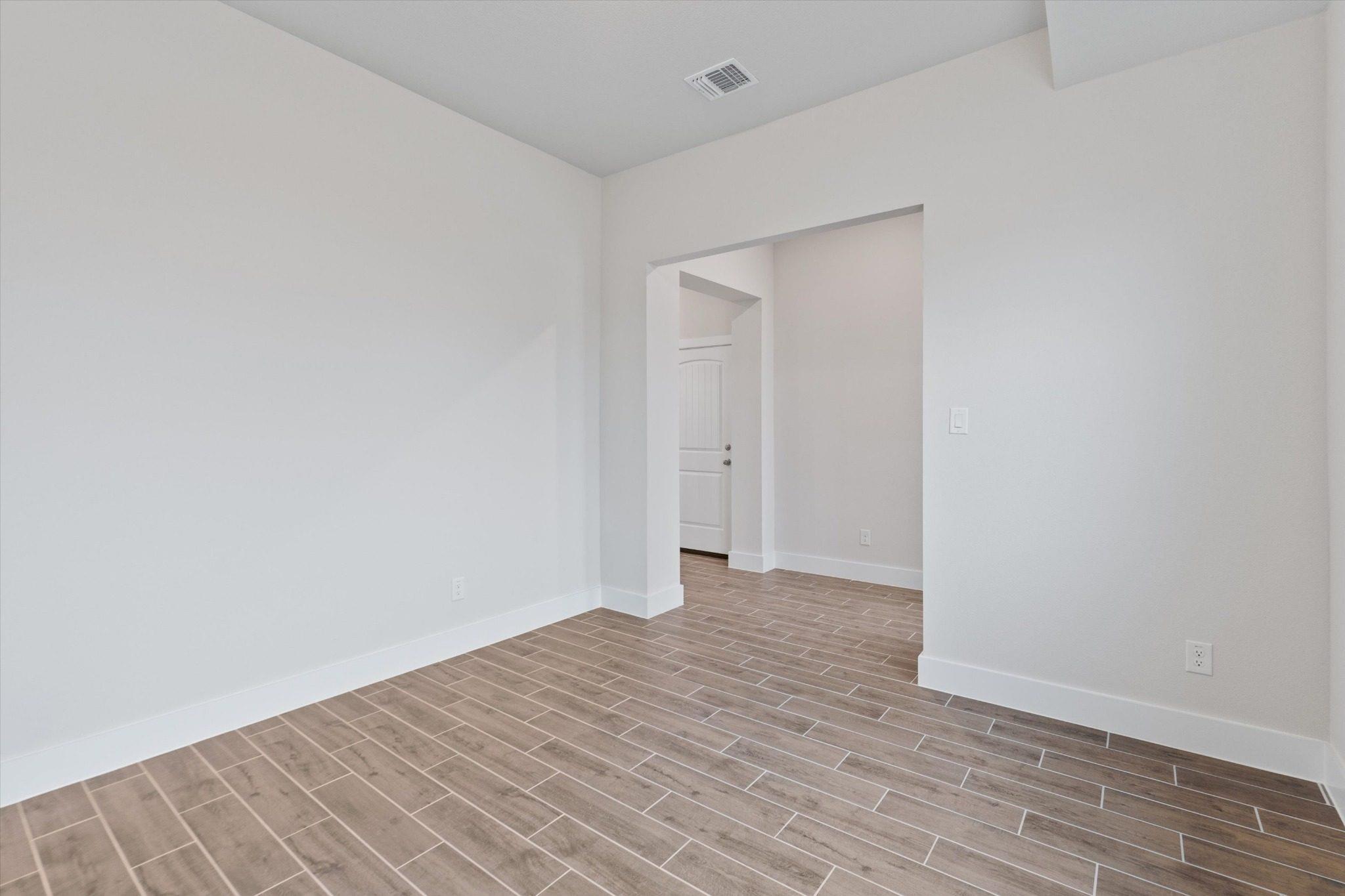 19100  Ariel Elena Way, photo 7