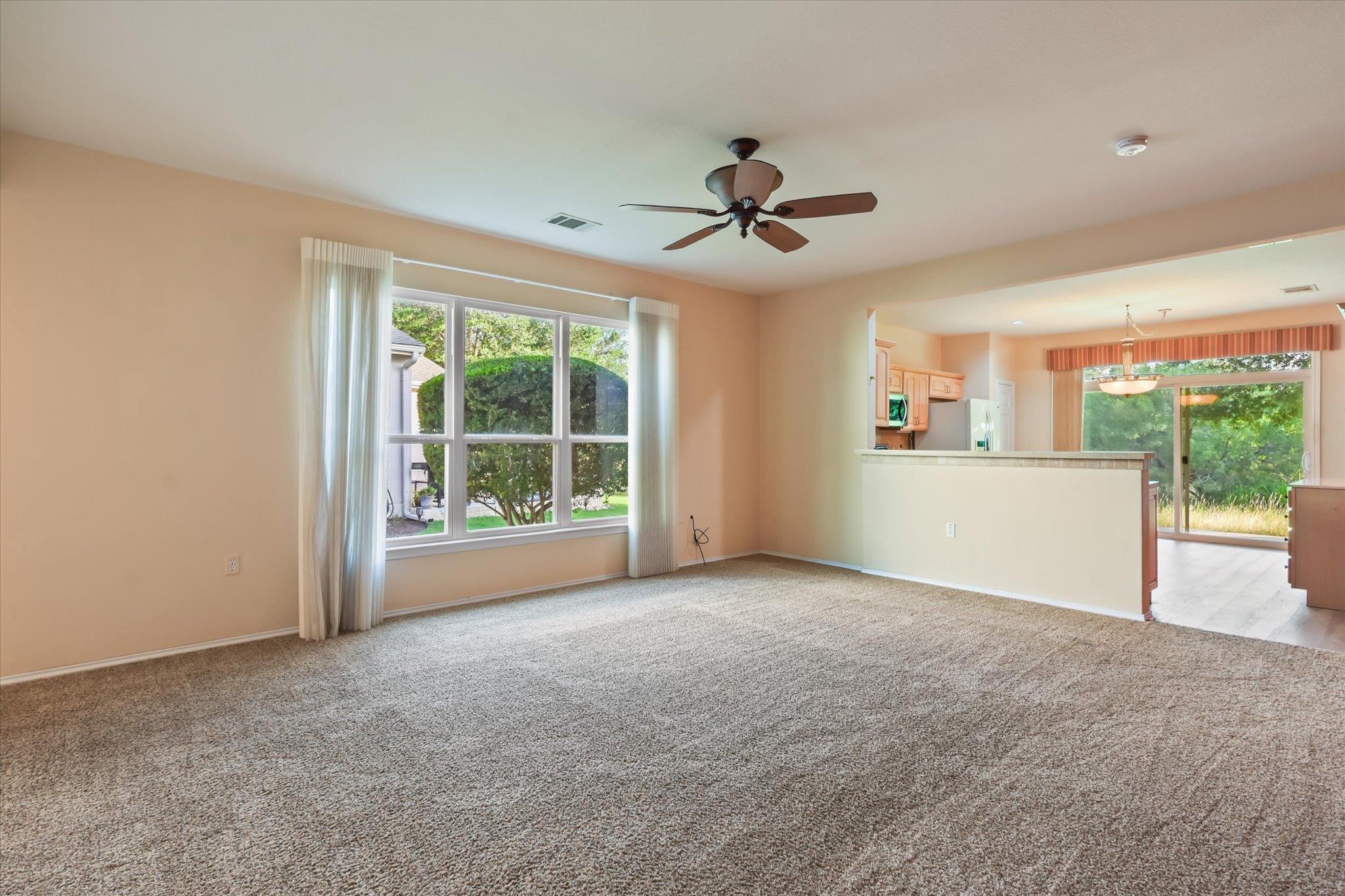 111  Bonham Loop, photo 9