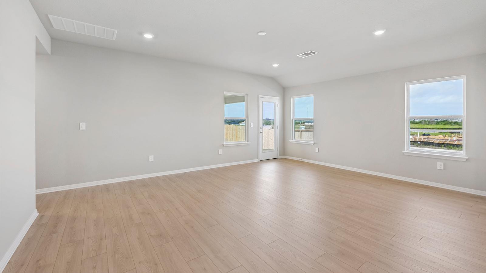 20201  Tester St, photo 8