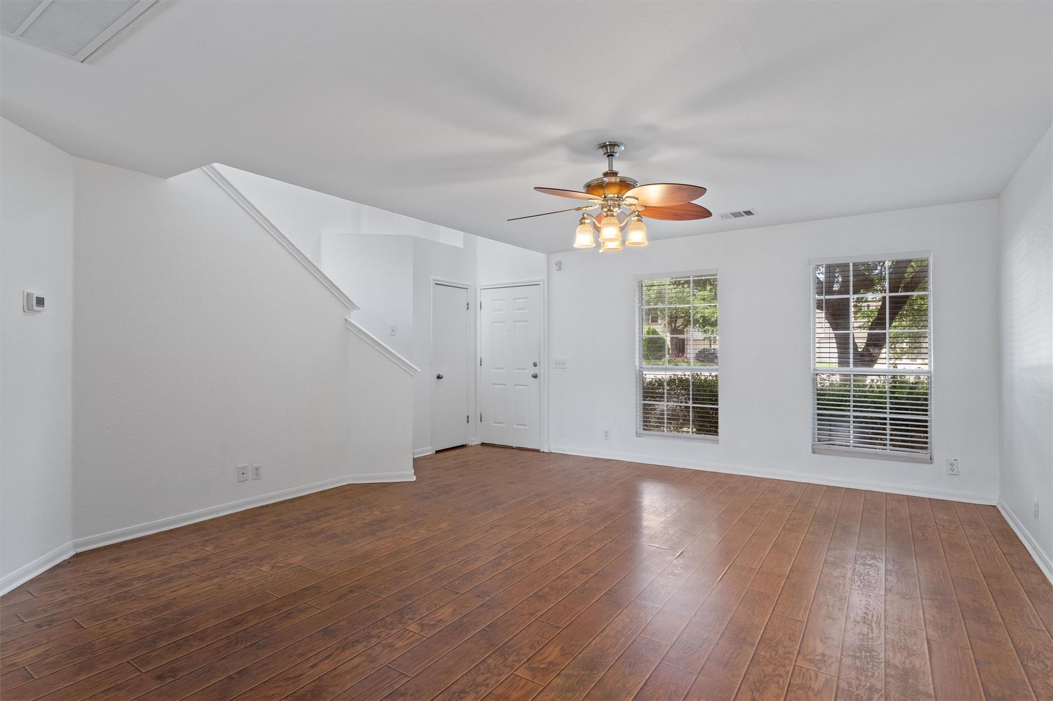 1623  War Horse Ln, photo 4