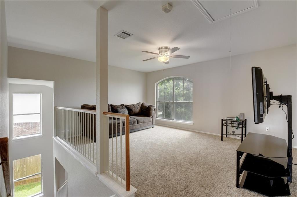 259  Clarence Ct, photo 3
