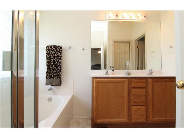 259  Clarence Ct, photo 4