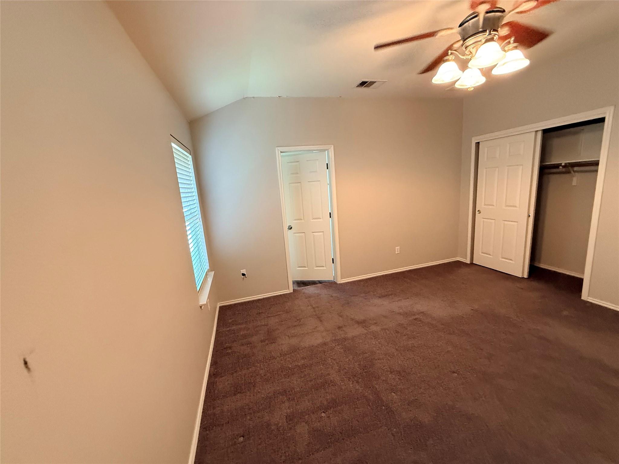 259  Clarence Ct, photo 8