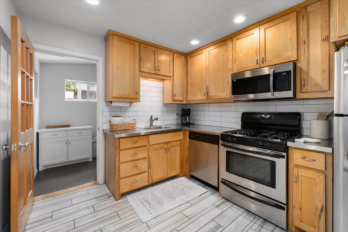 2113  Thornton Rd, photo 5