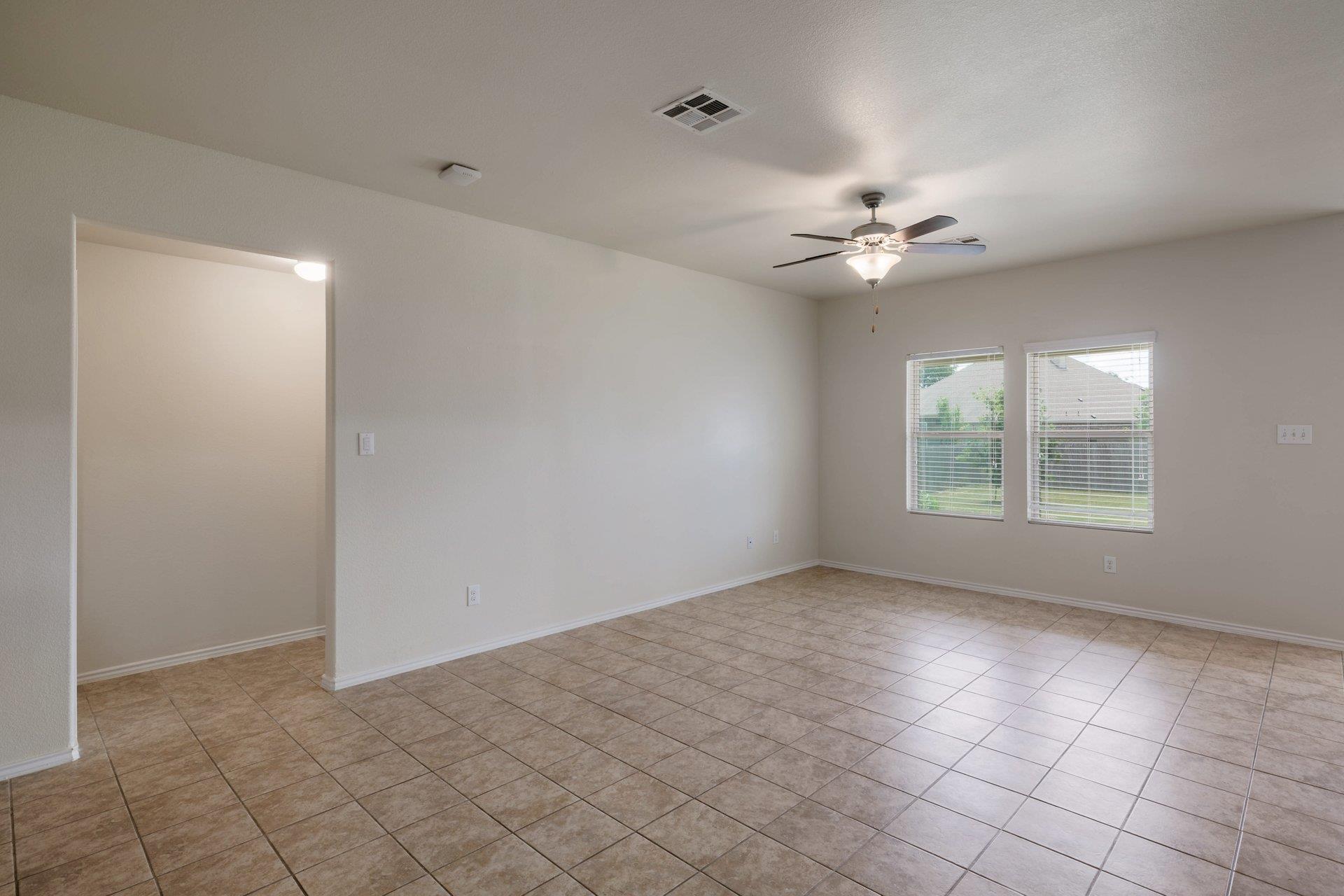 824  Tabernash Dr, photo 8
