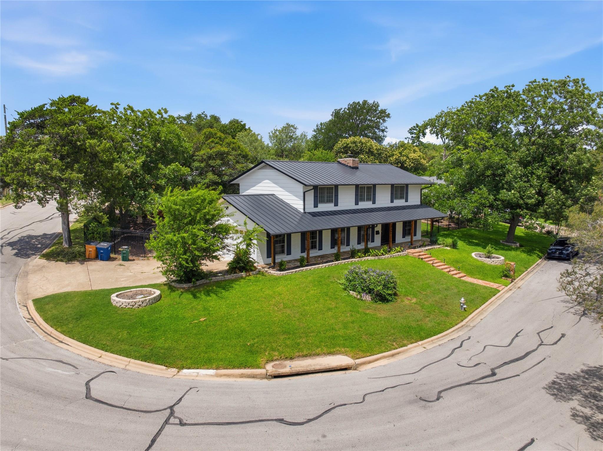 3409  Lakeside Dr, photo 3
