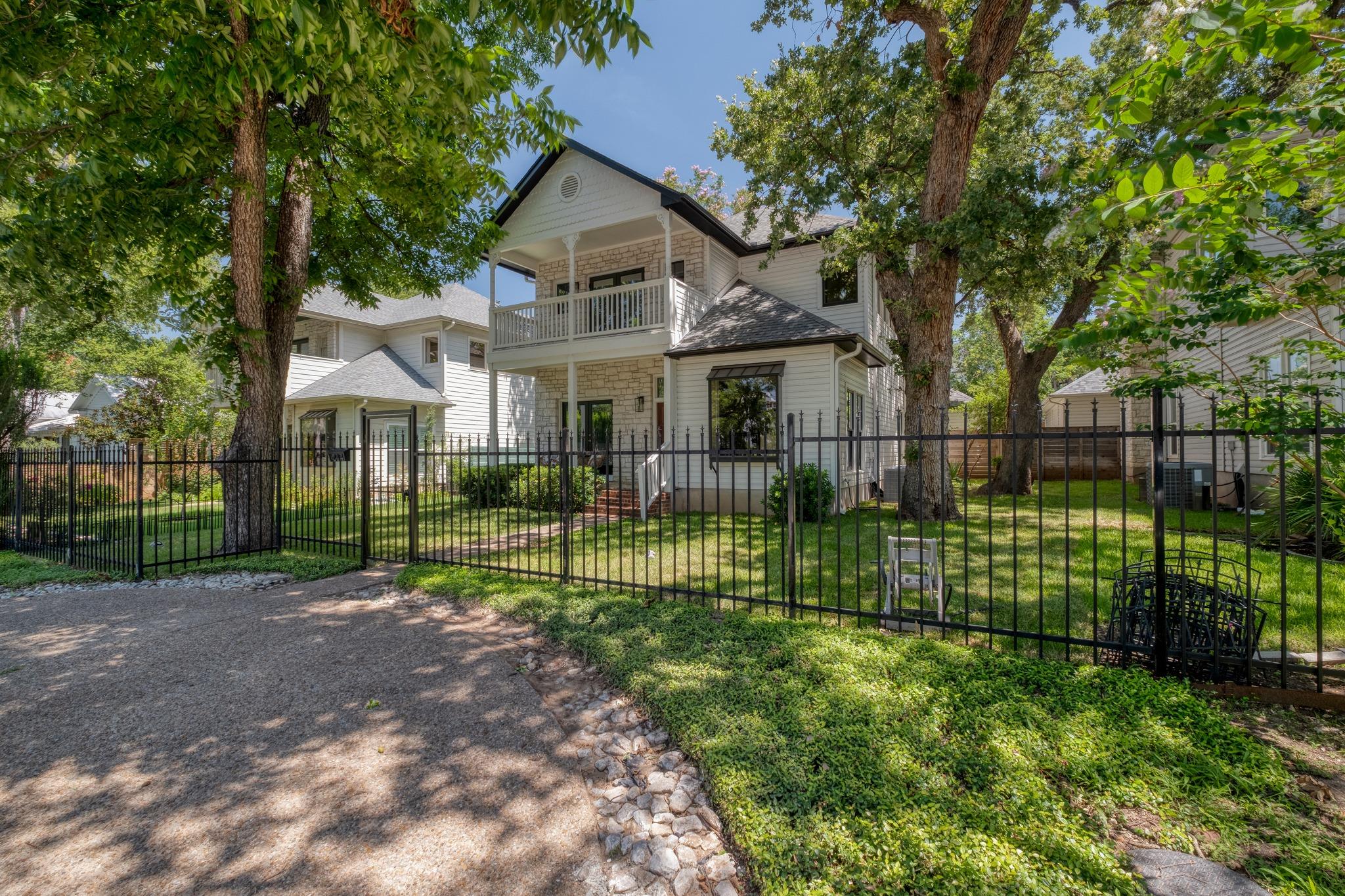 1204 W 39th St, photo 2