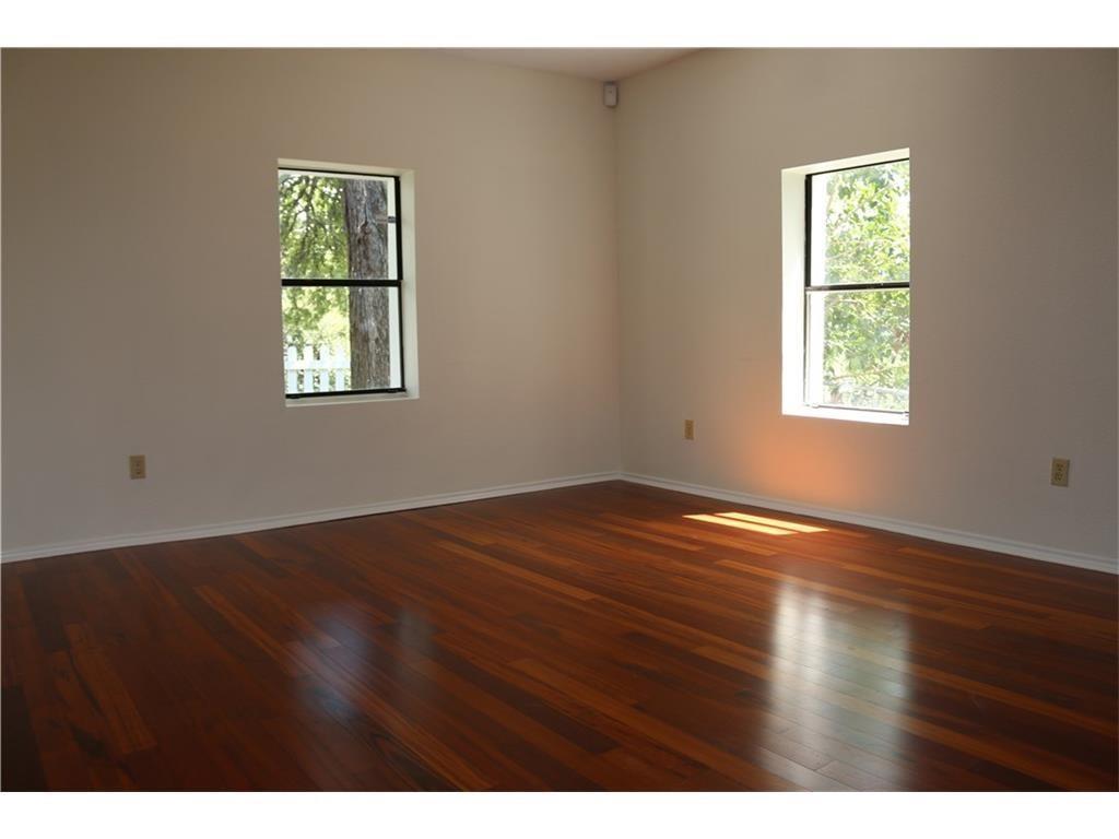 1166  Ridgeway Dr, photo 2