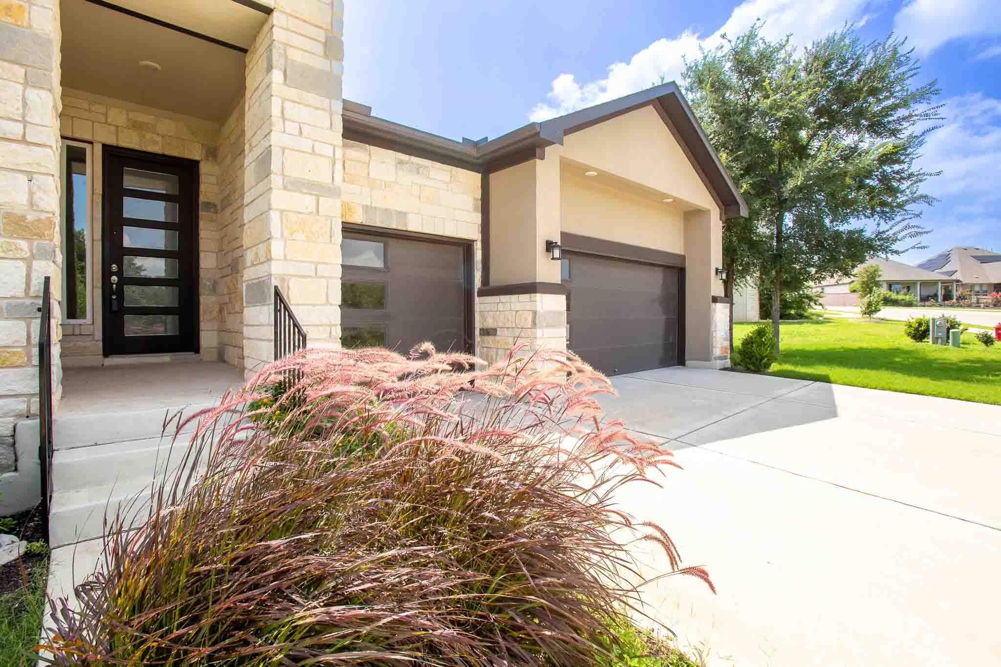 276  Washington Dr, photo 2
