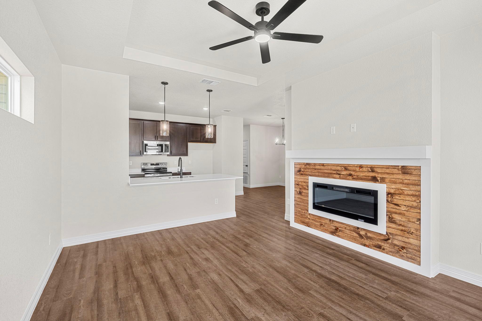 1301  Lone Pine Way, photo 5
