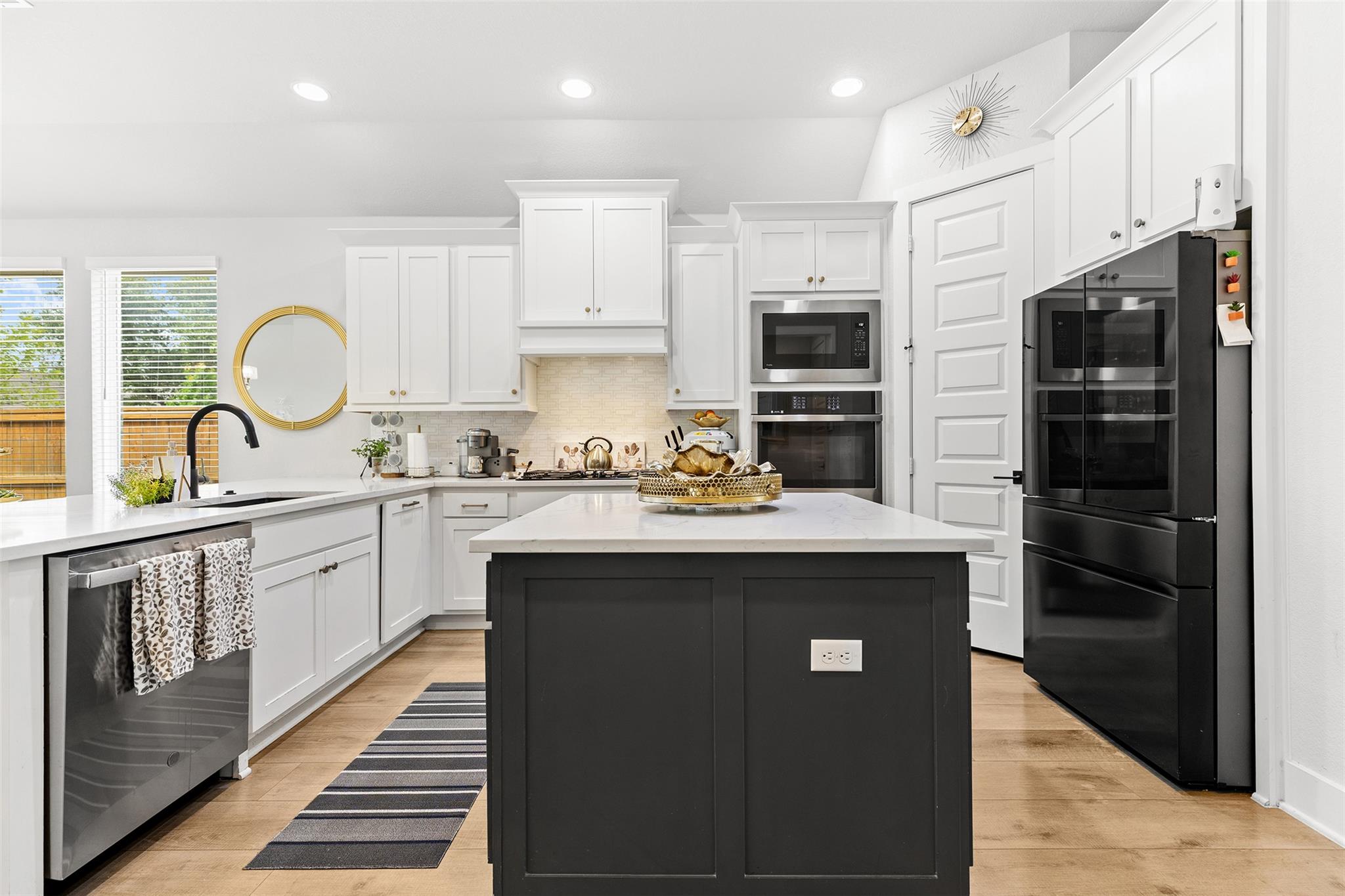 100  Green Knoll Ln, photo 9