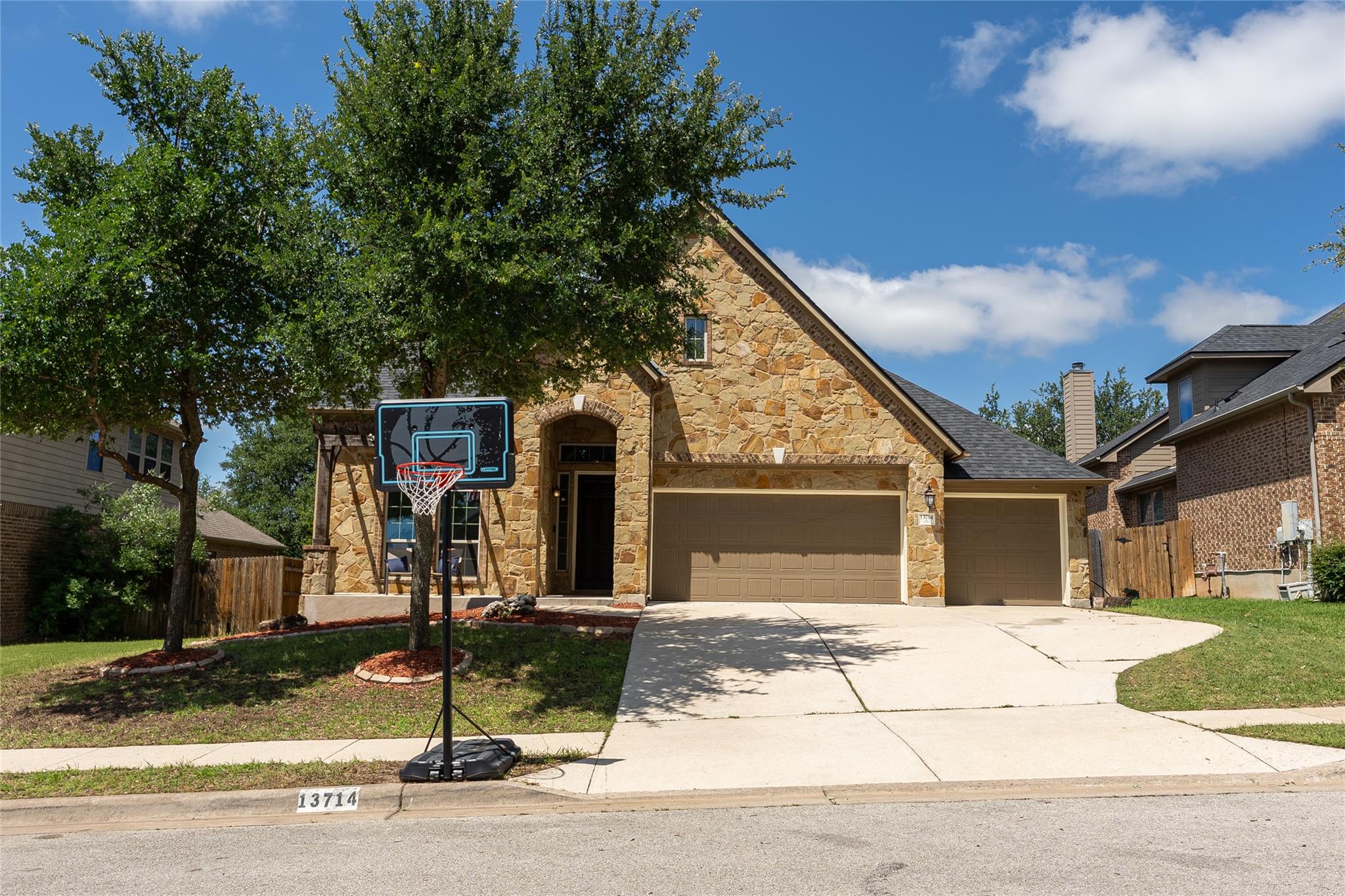 13714  Mesa Verde Dr, photo 3