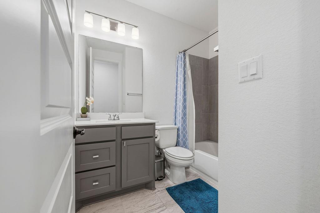 304  Barton Oak Trl, photo 7