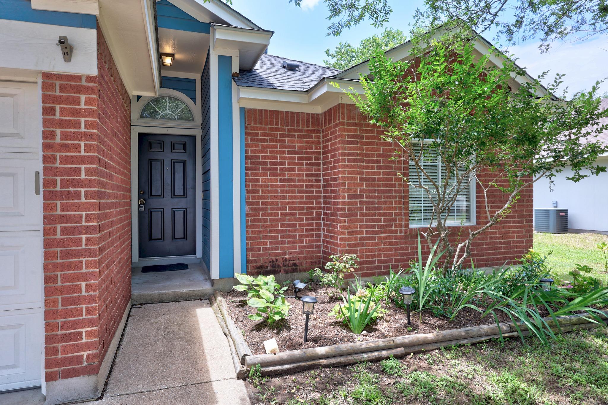 803  Sparkling Brook Ln, photo 3