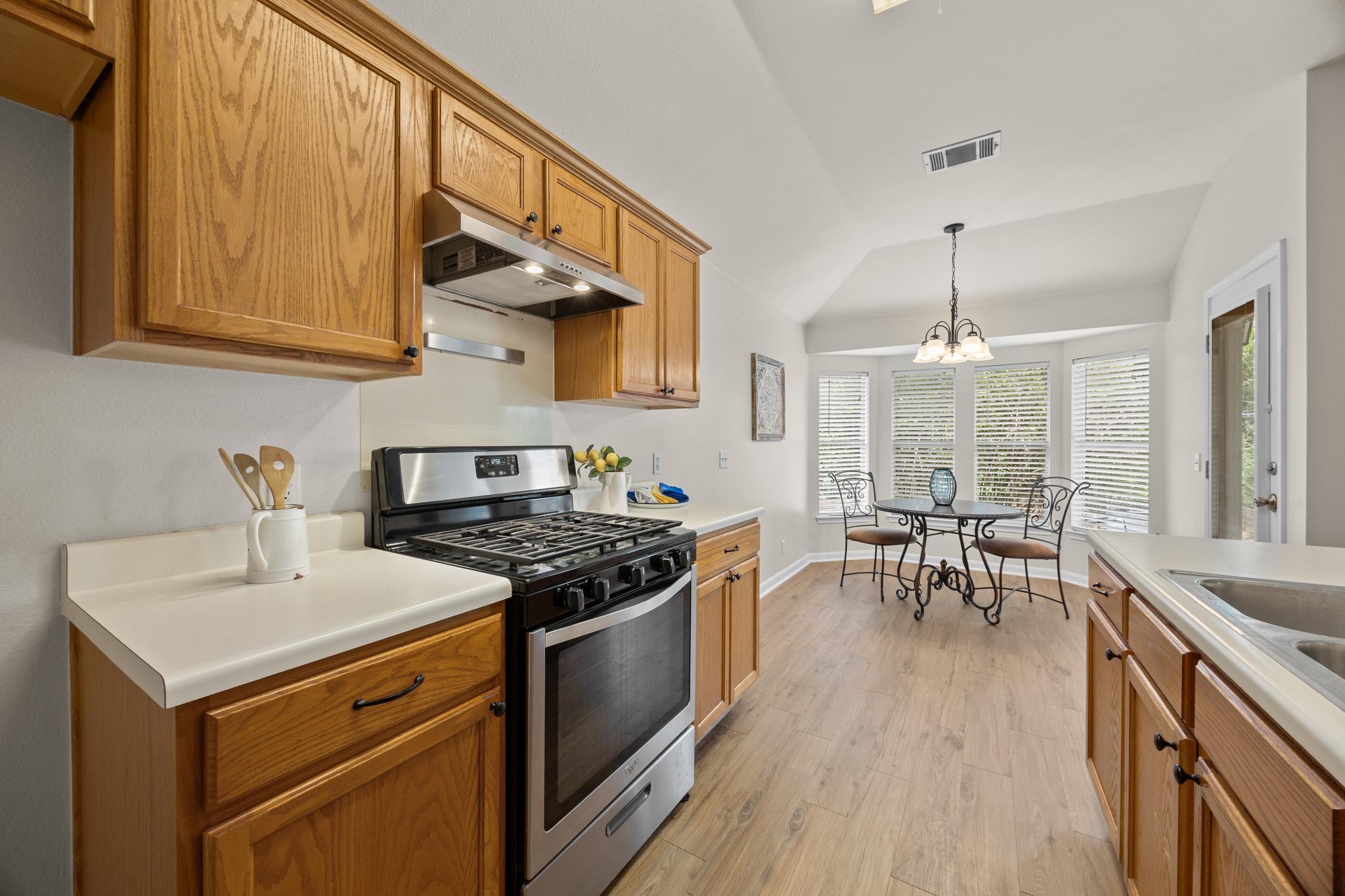 803  Sparkling Brook Ln, photo 9