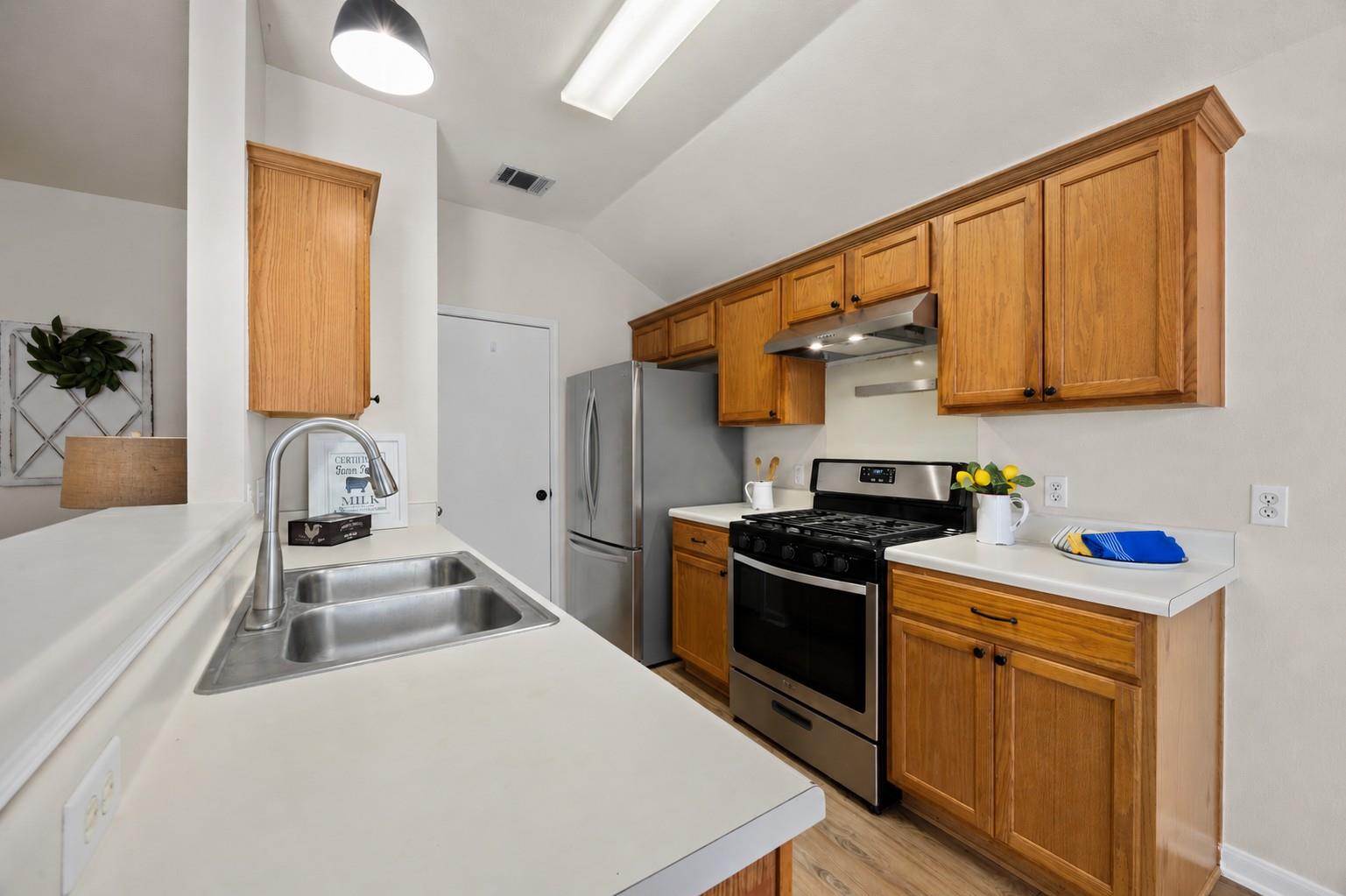 803  Sparkling Brook Ln, photo 10