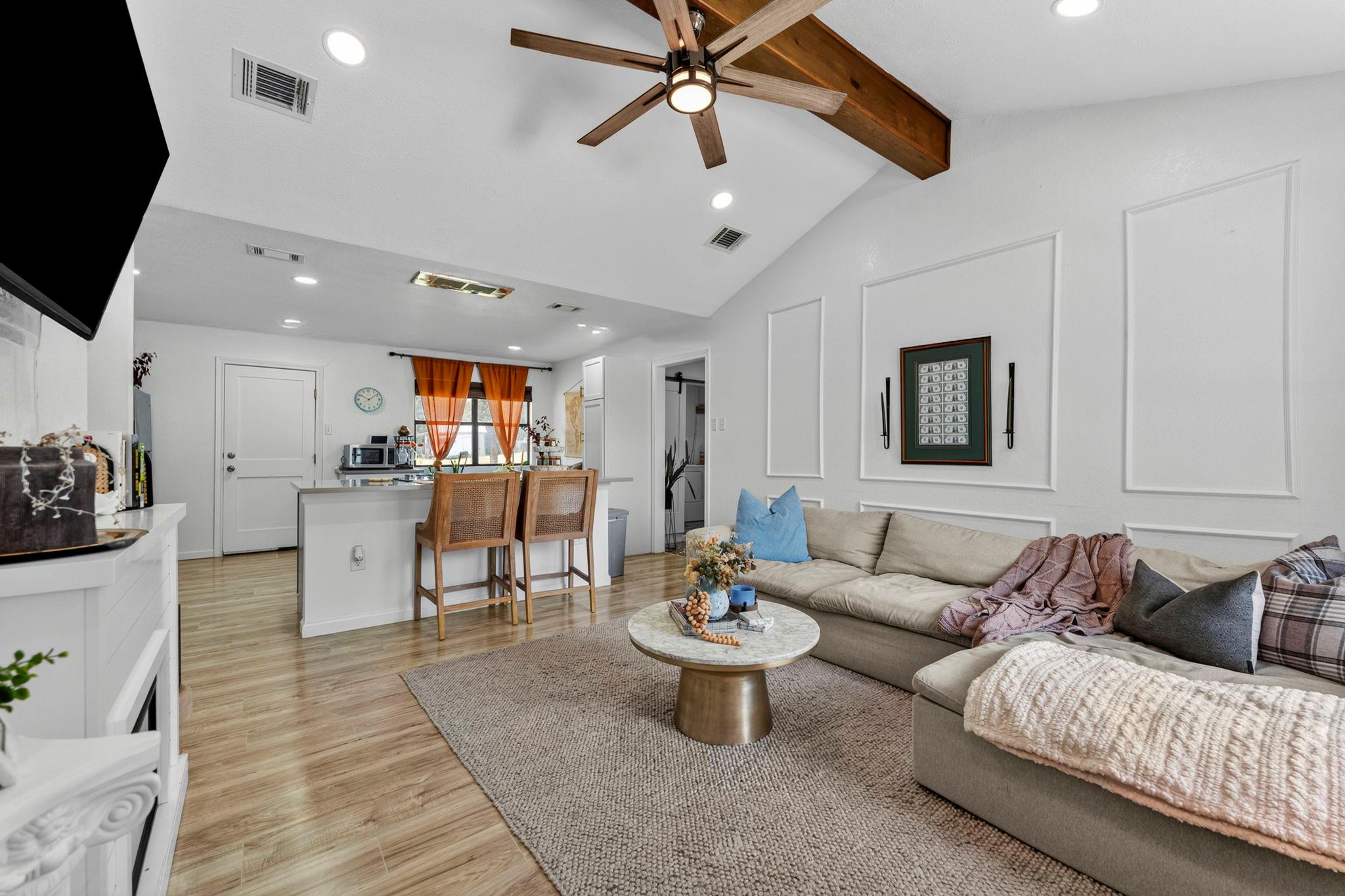 308  River Hills Dr, photo 3