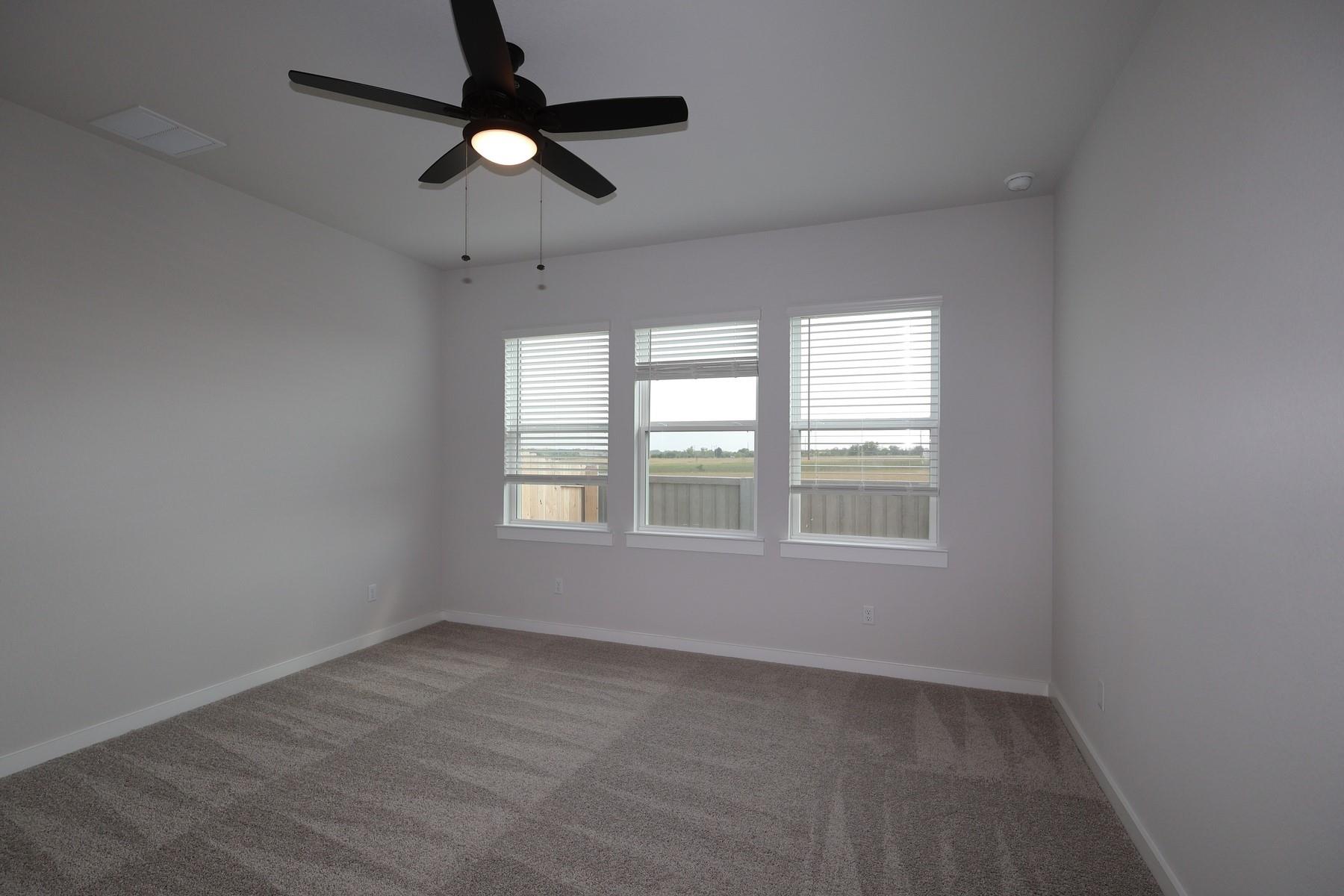 304 Emerie Way photo 6