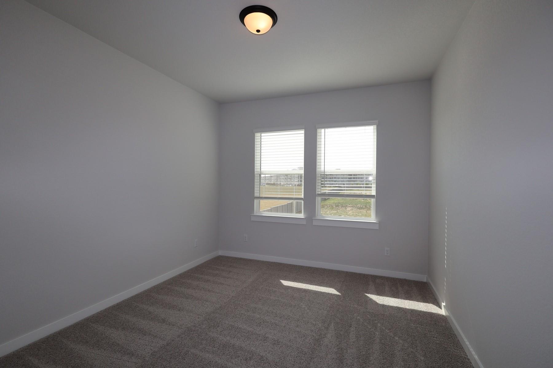 304 Emerie Way photo 7