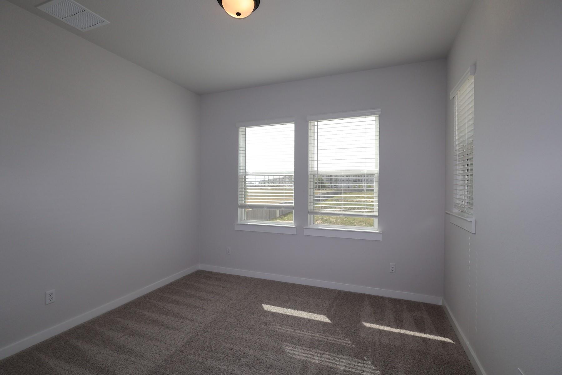304 Emerie Way photo 9