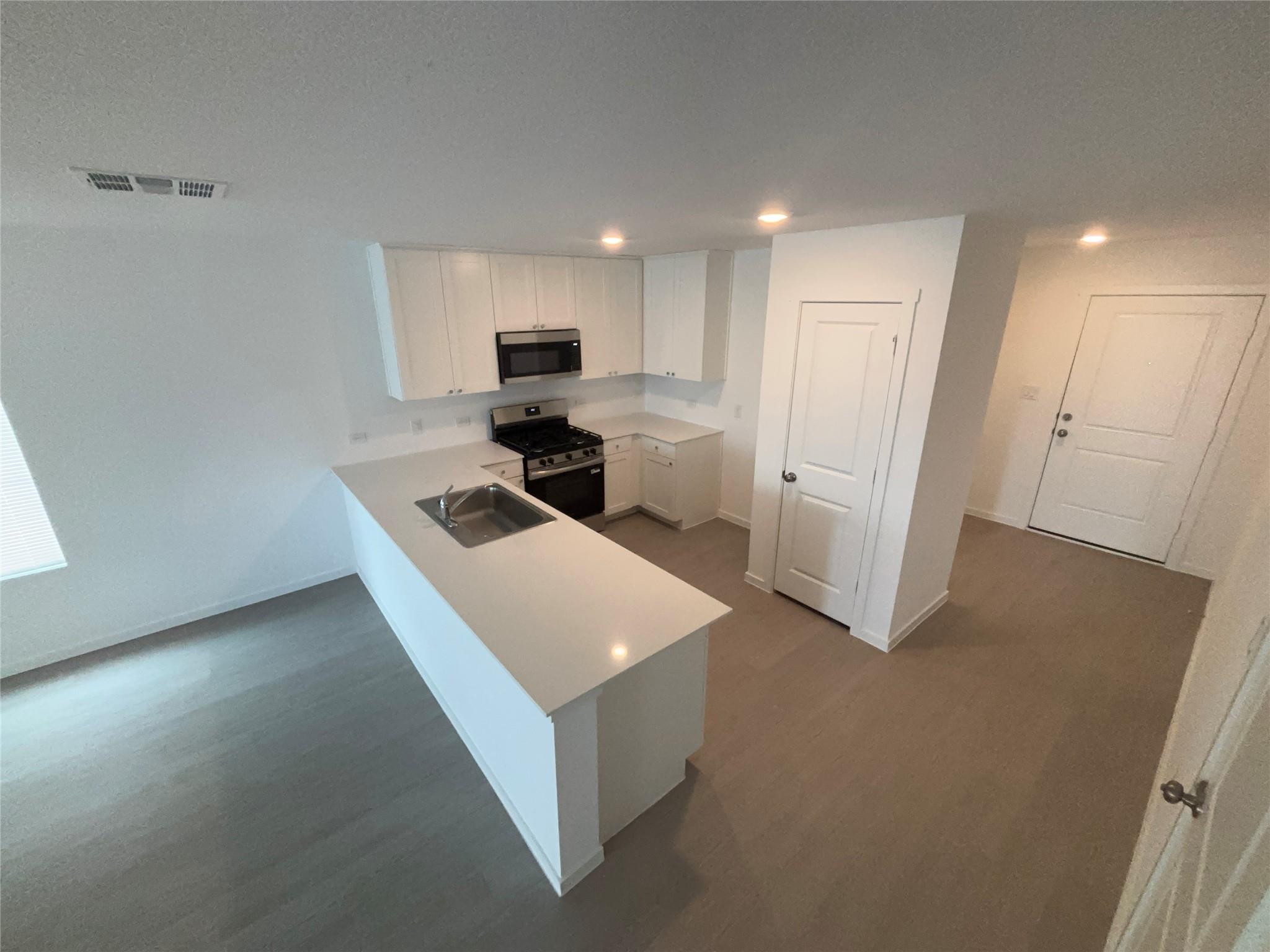 120  Spotbill Ct, photo 3