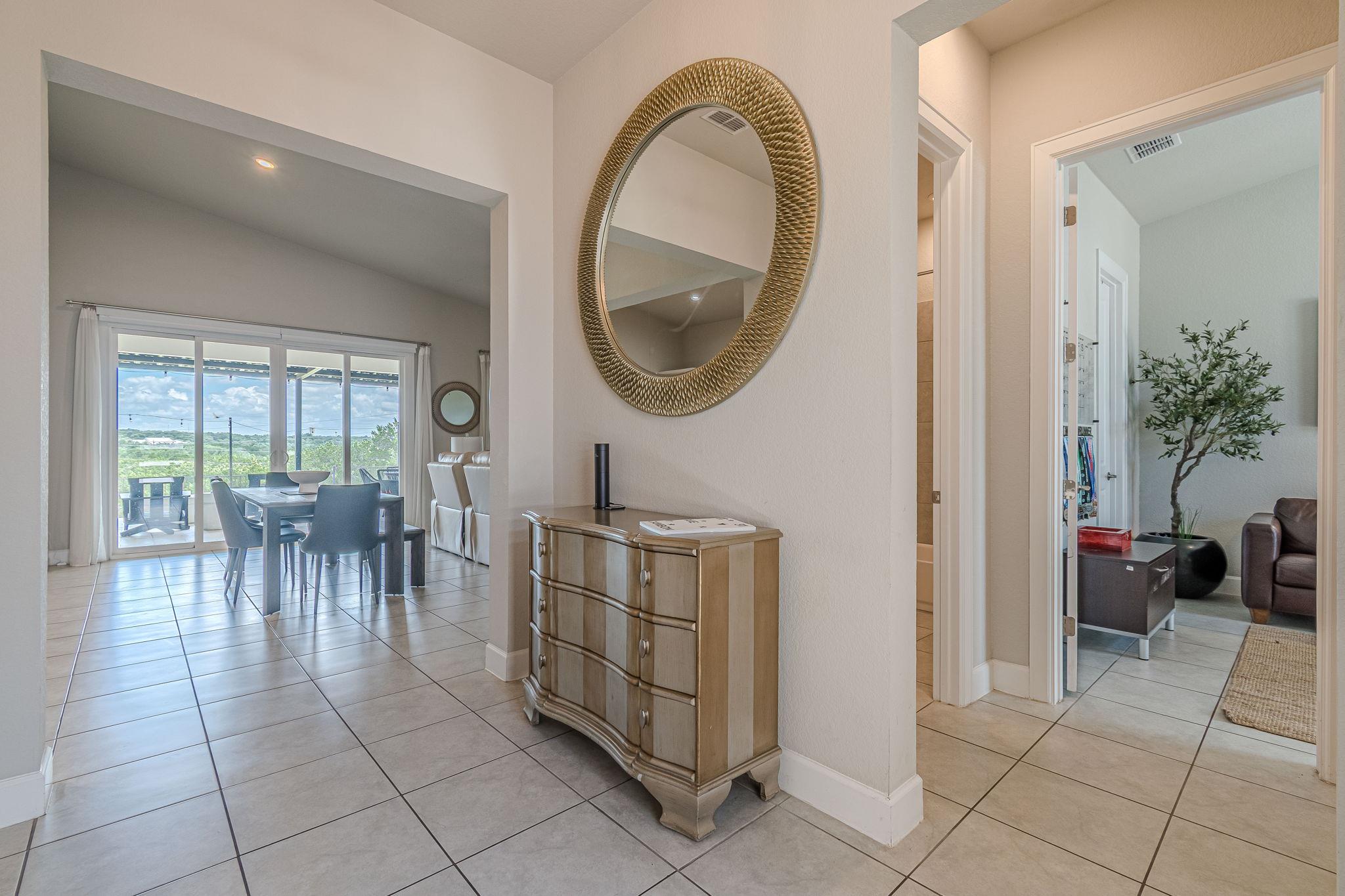 228  Cruising Oak St, photo 2