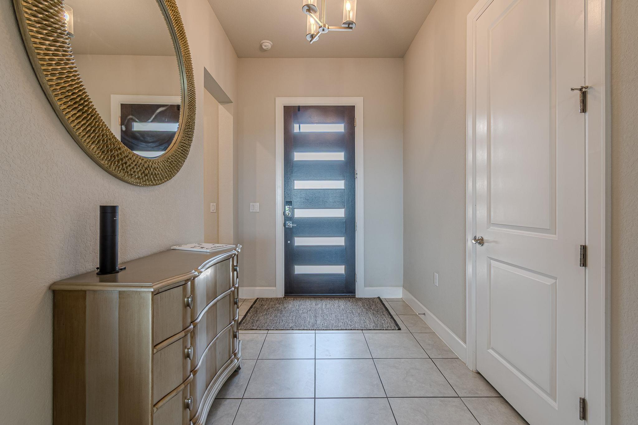 228  Cruising Oak St, photo 3
