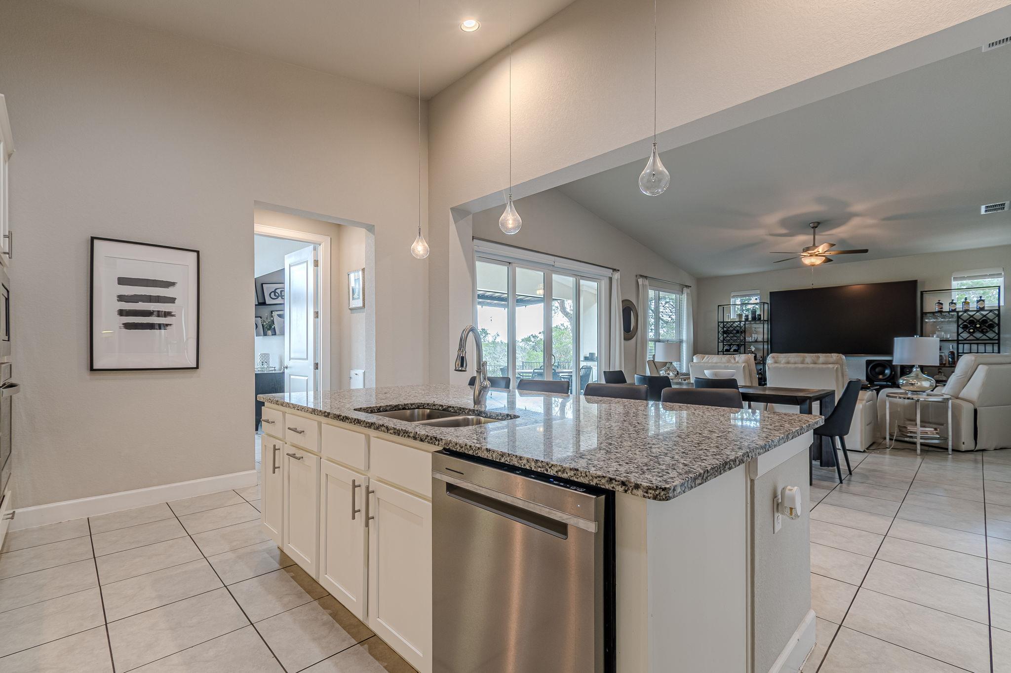 228  Cruising Oak St, photo 6