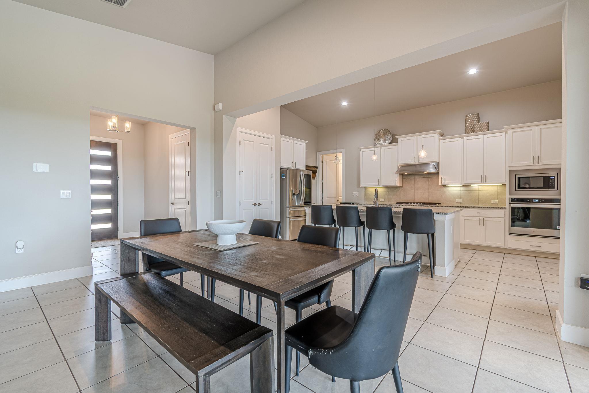 228  Cruising Oak St, photo 10