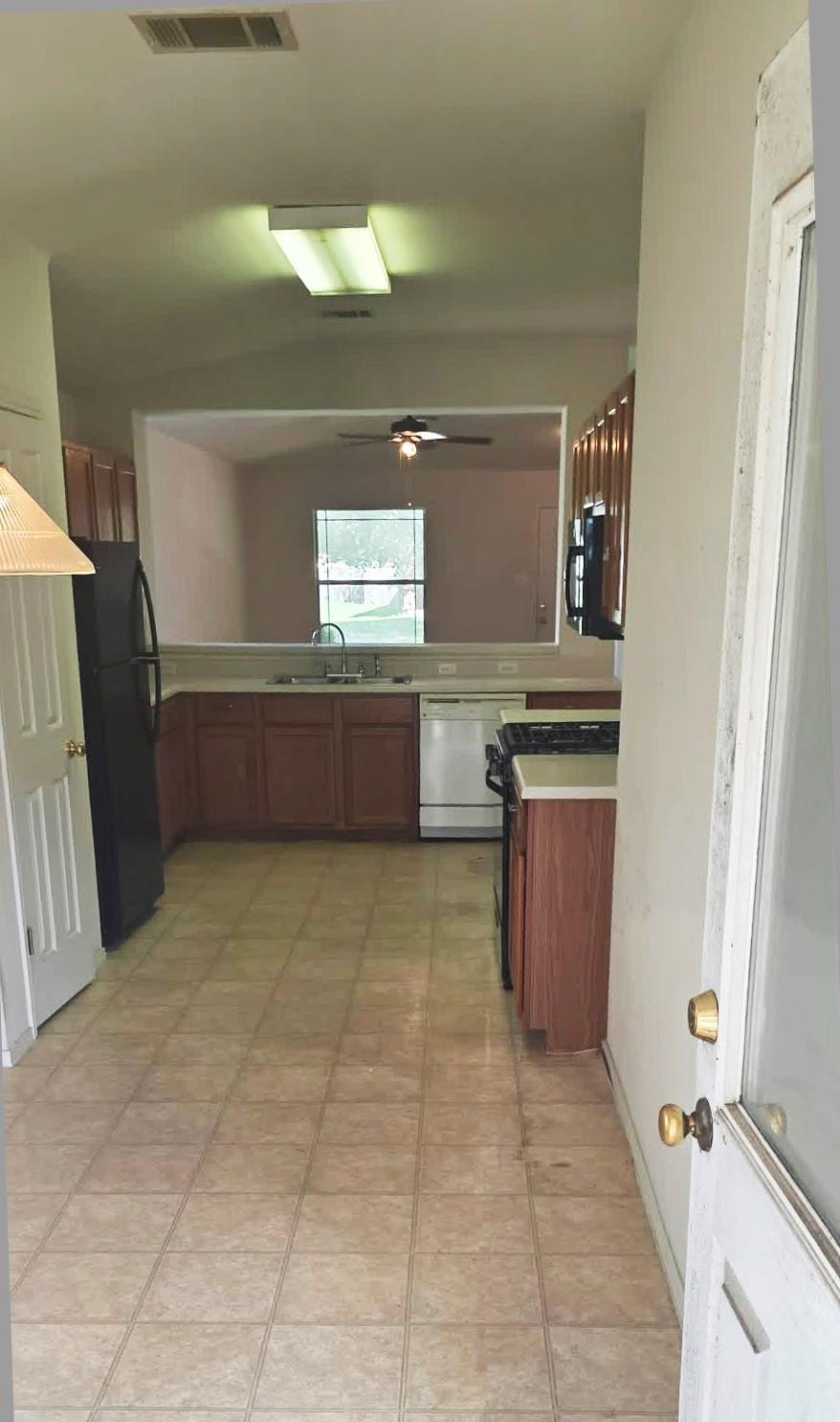 407  MCCARTHUR Dr, photo 10
