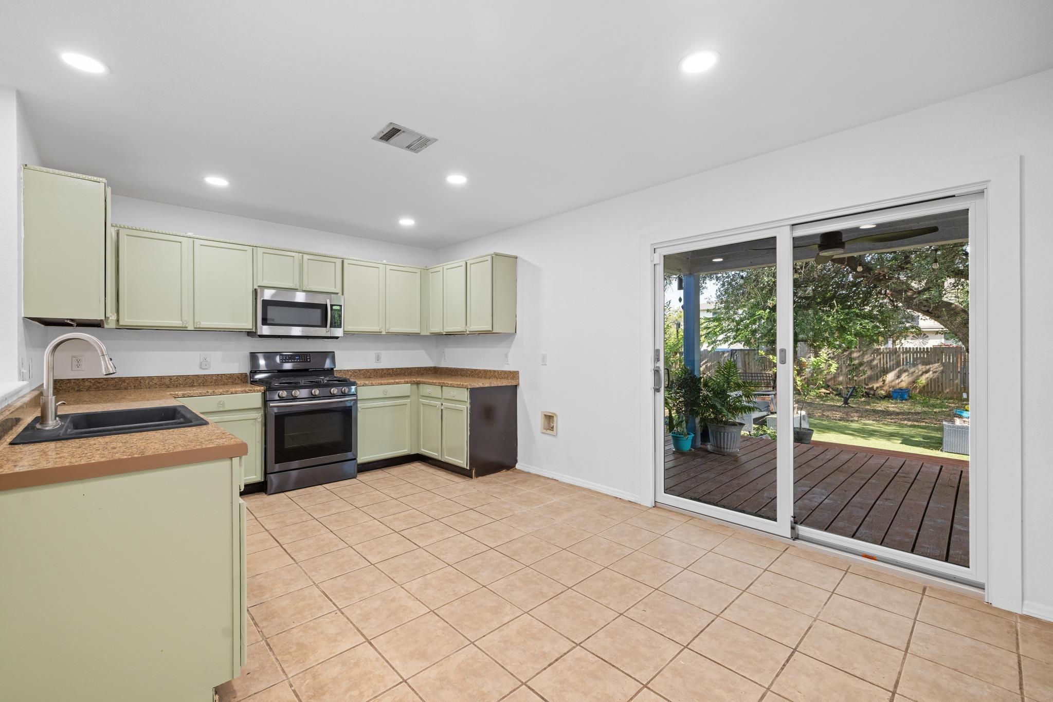 104  Grant Ct, photo 3