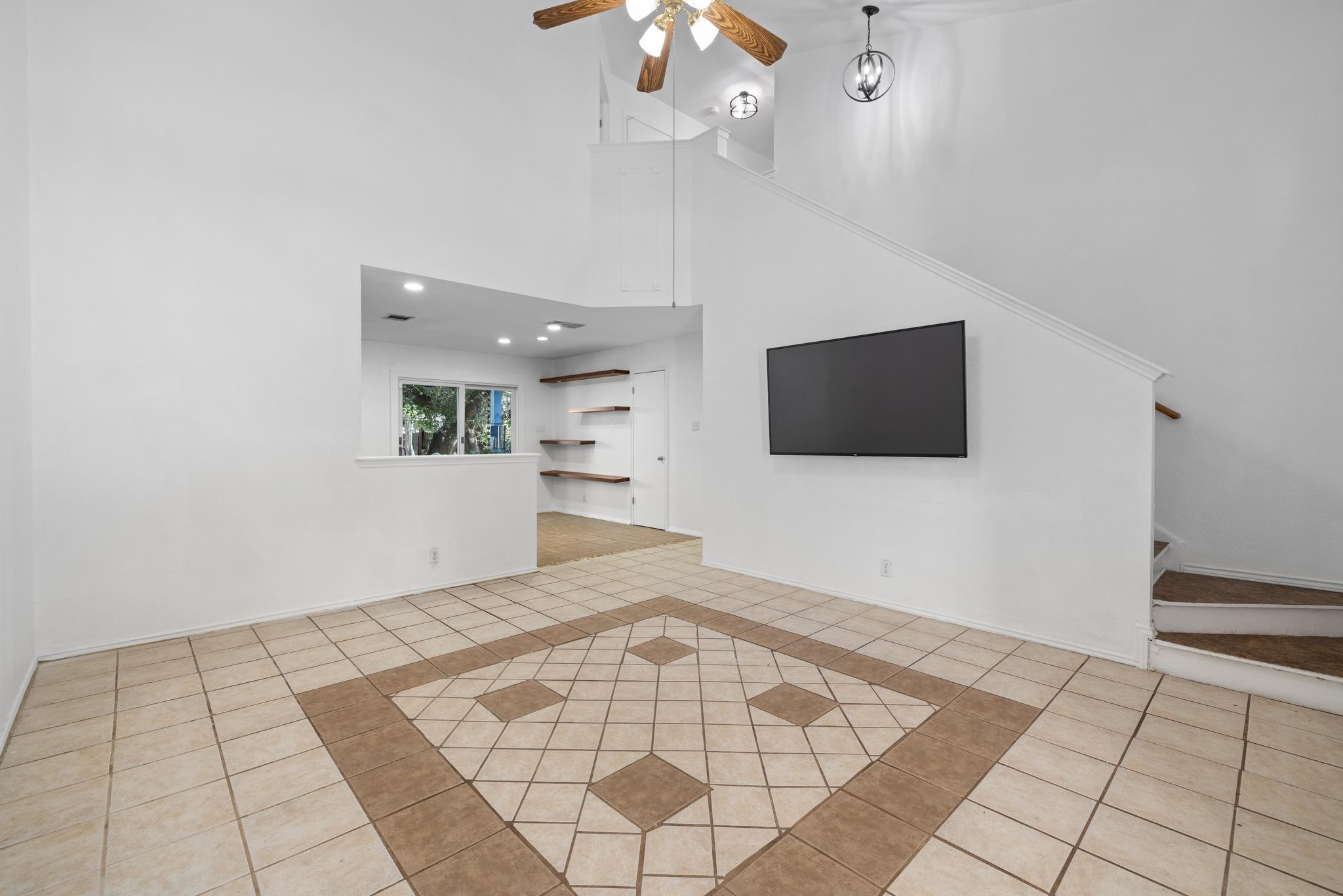 104  Grant Ct, photo 4